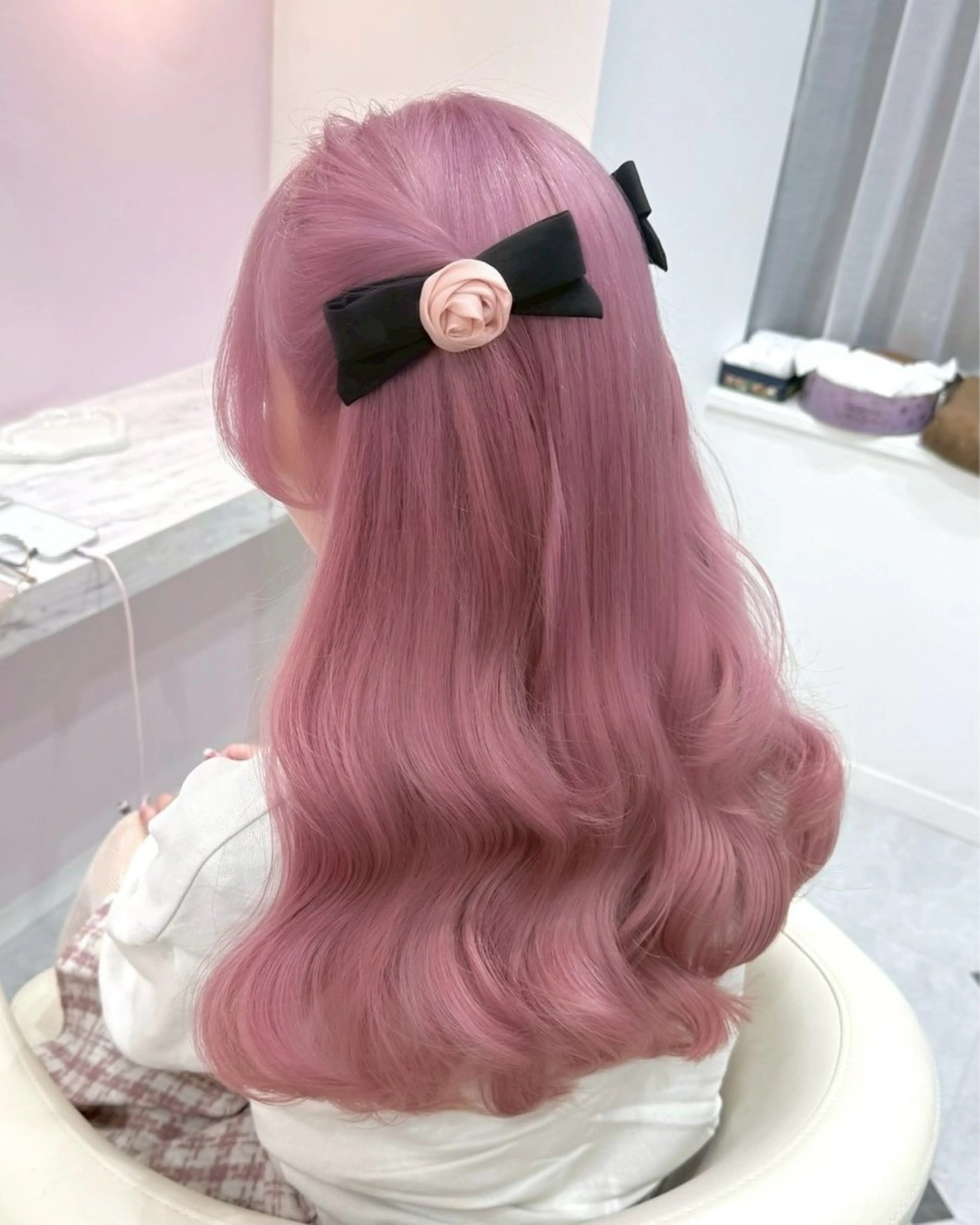 ロング カラー ブリーチ 透明感カラー ハイトーンカラー ラベンダーカラー ラベンダーピンク ヘアカラー ハイトーンカラー💞 くるみ🎀のヘアスタイル