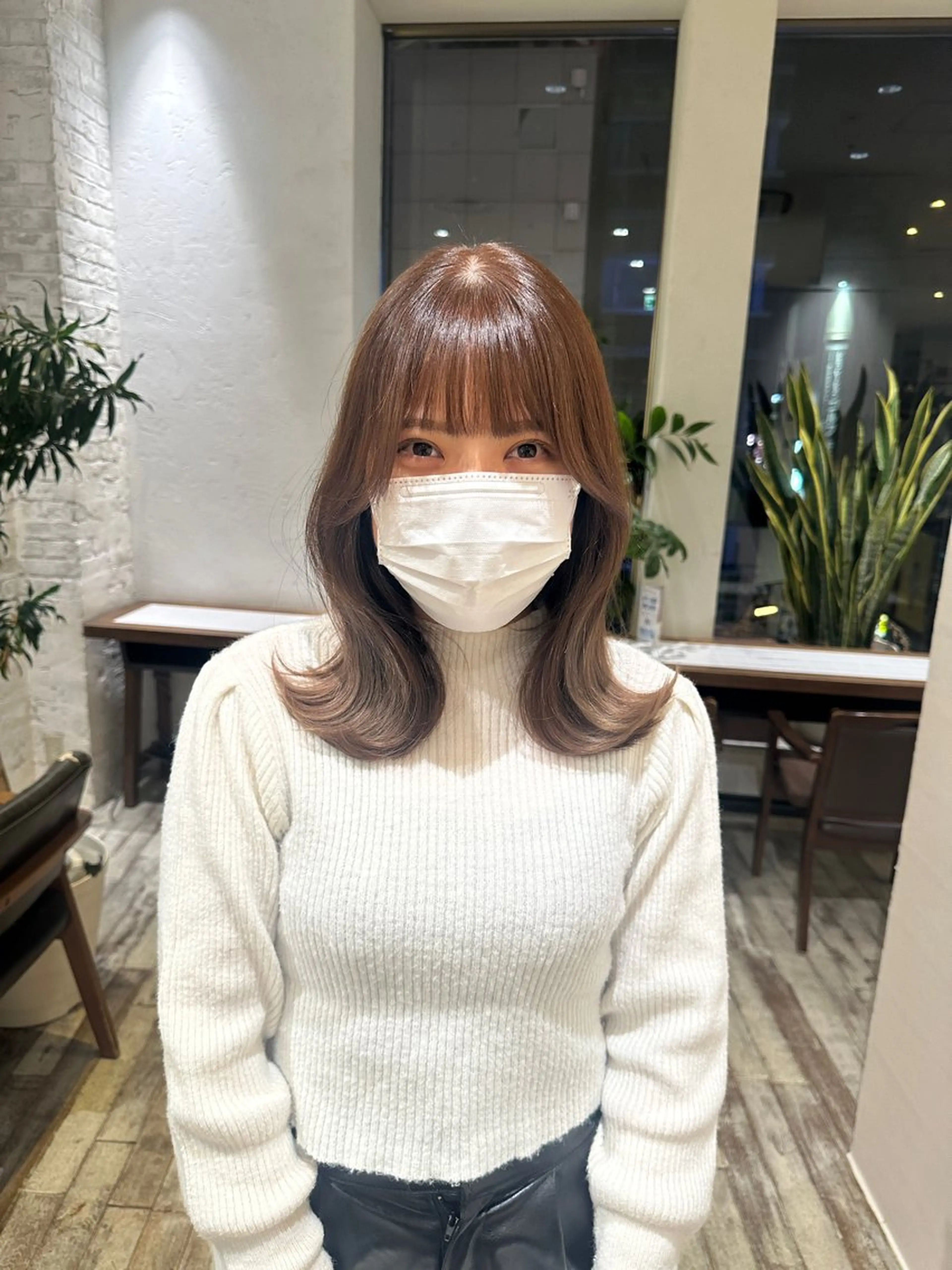 ミディアム カラー ベージュカラー Aura所属・丸山 心 / 艶カラーのヘアスタイル