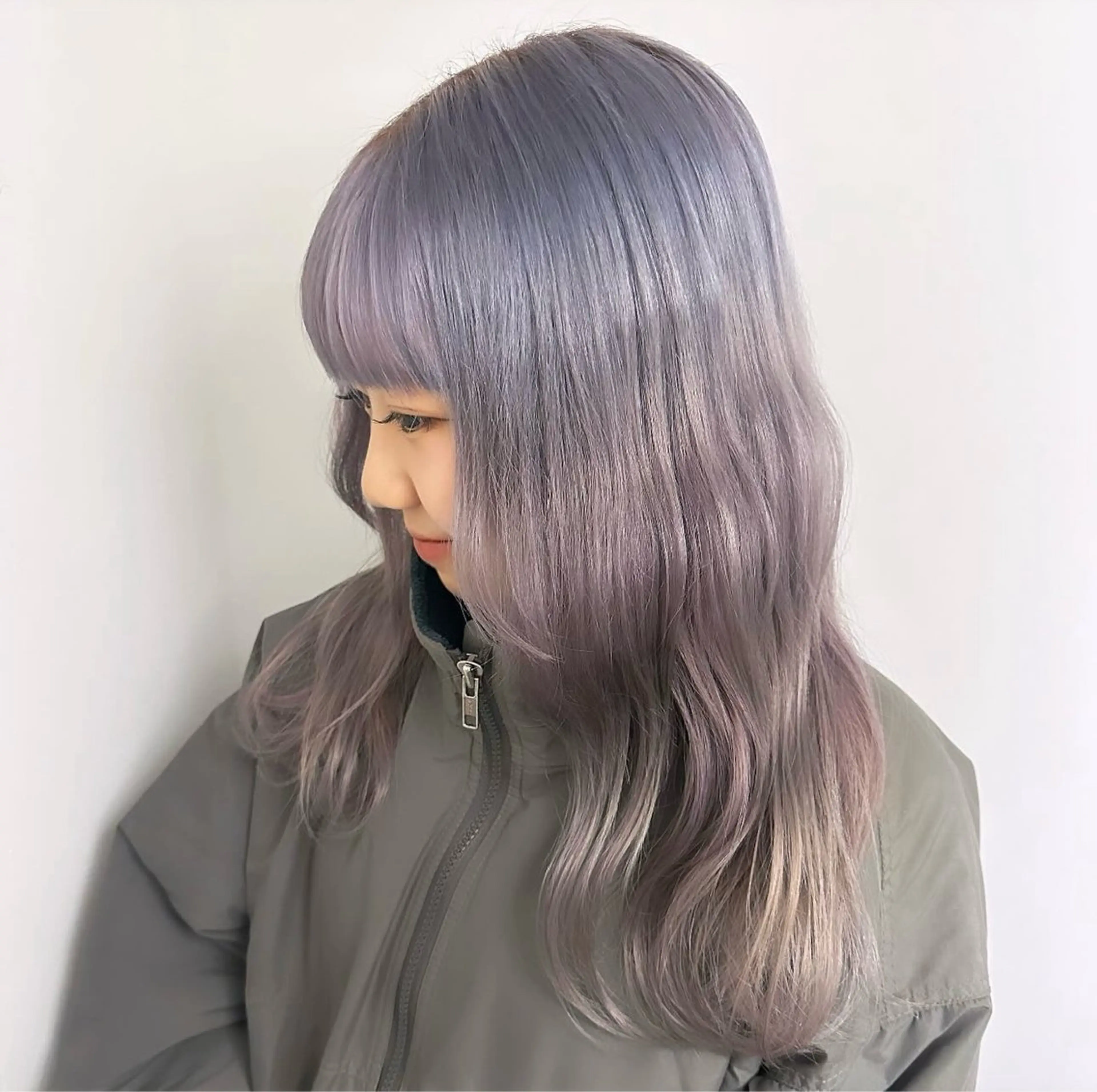 ロング カット ヘアカラー トリートメント Hana ハイトーン🕯🩰のヘアスタイル