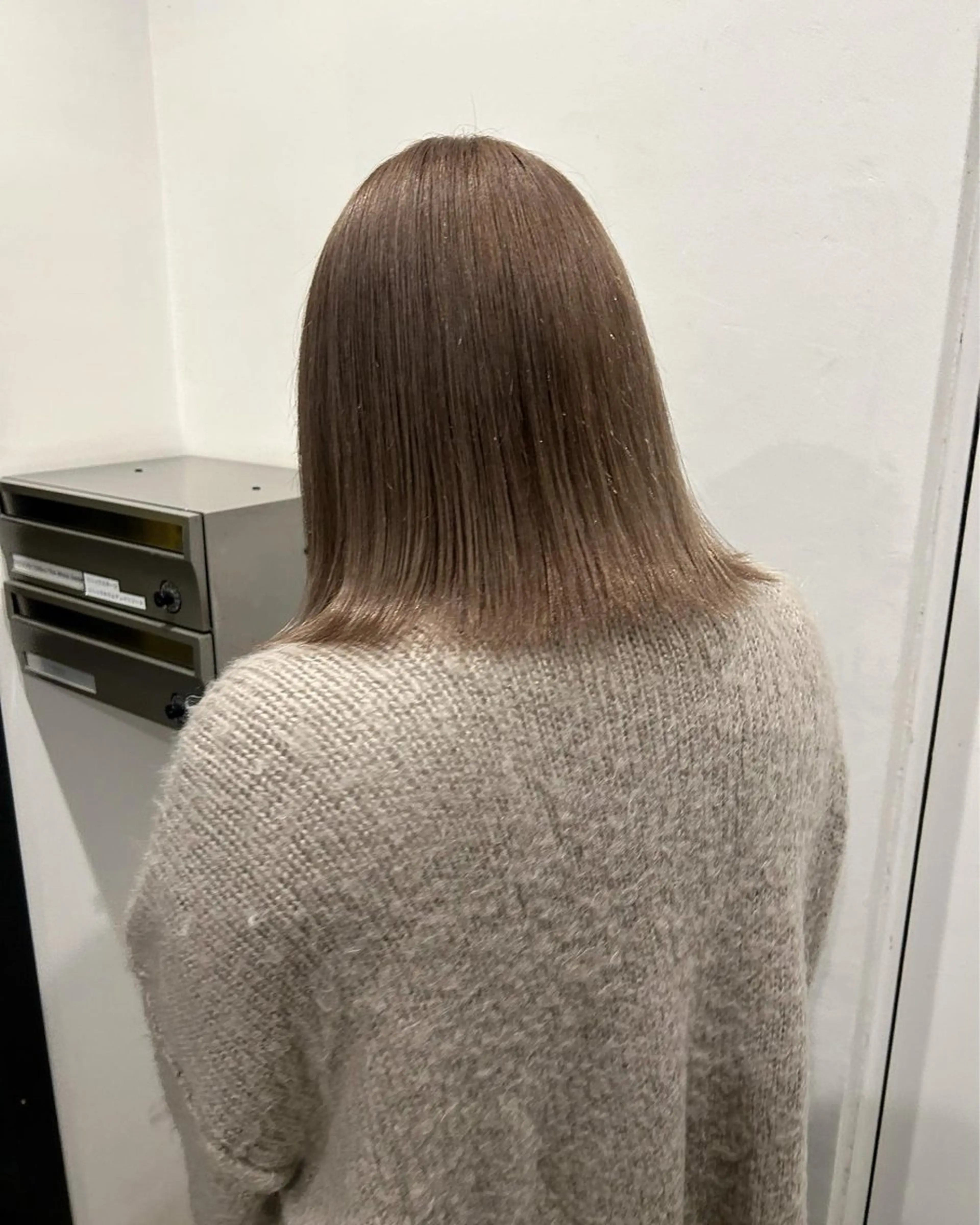 ミディアム カラー ベージュカラー カット ヘアカラー トリートメント hen所属・心斎橋/レイヤー/ ブリーチ/モエのヘアスタイル