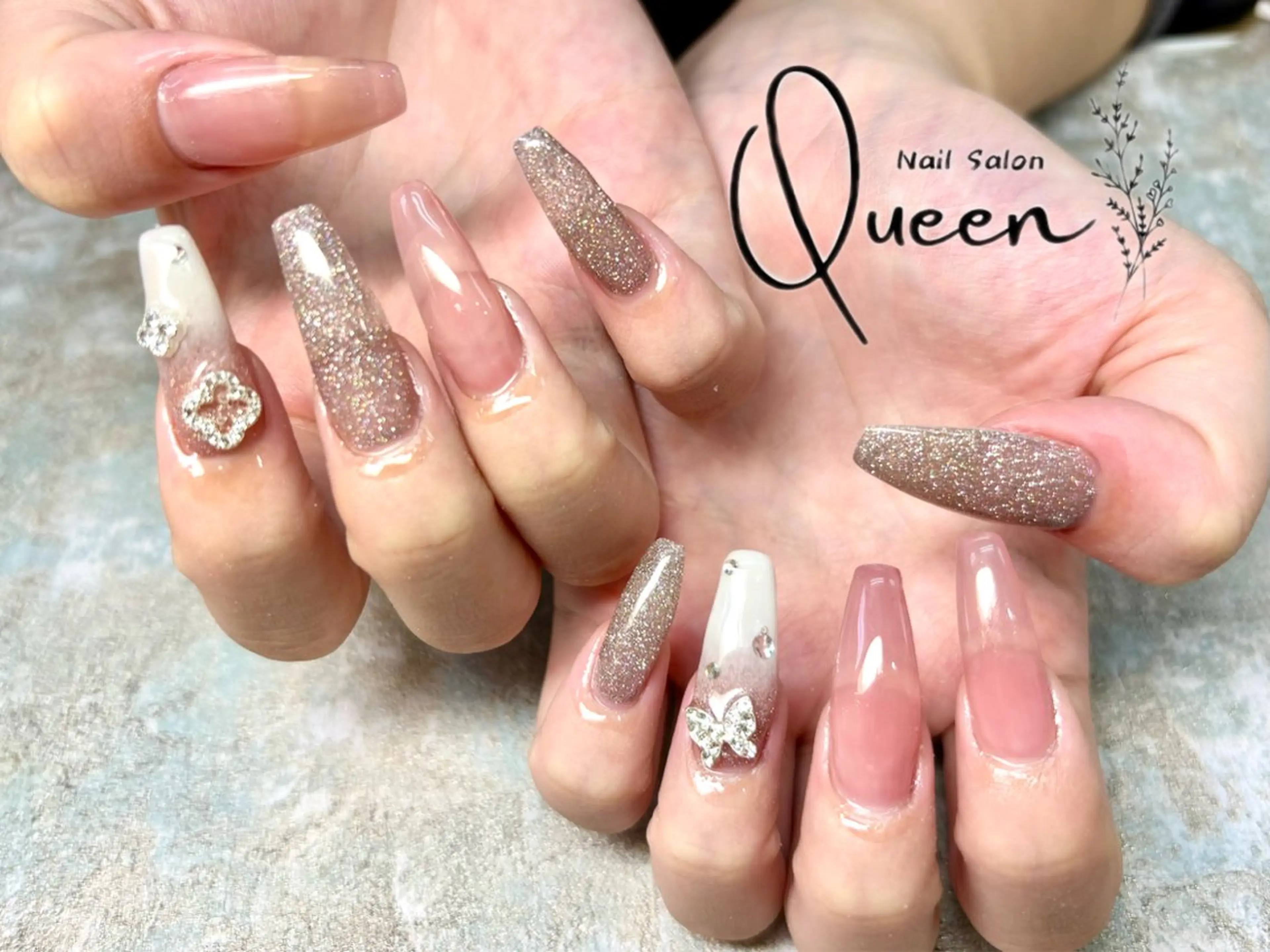 ネイル Queennail 北堀江megumiのネイルデザイン