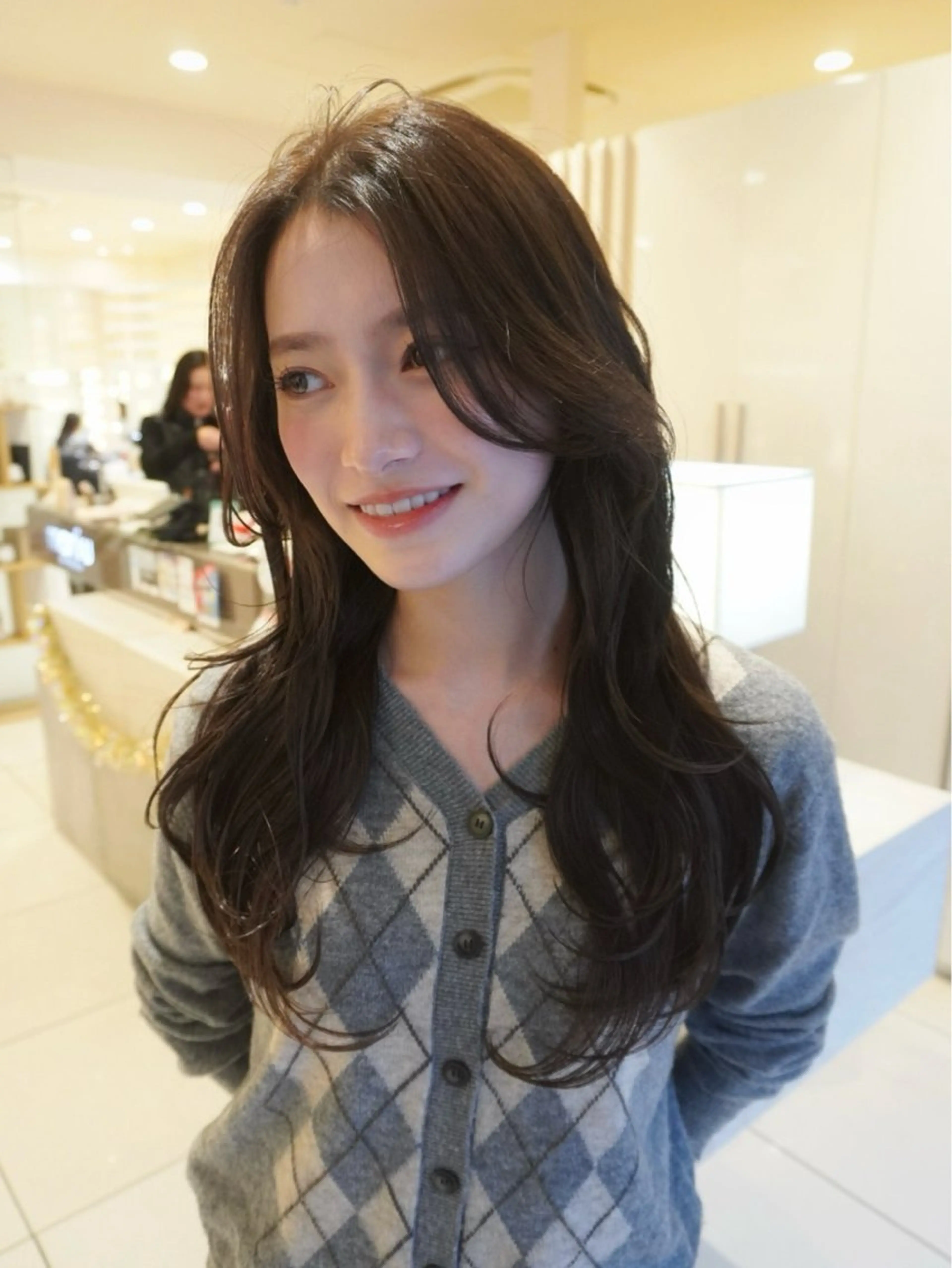 ロング くびれヘア 韓国風ヘア レイヤーカット ロング 🫧オリーブカラー/ 酸性縮毛矯正銀座🫧のヘアスタイル