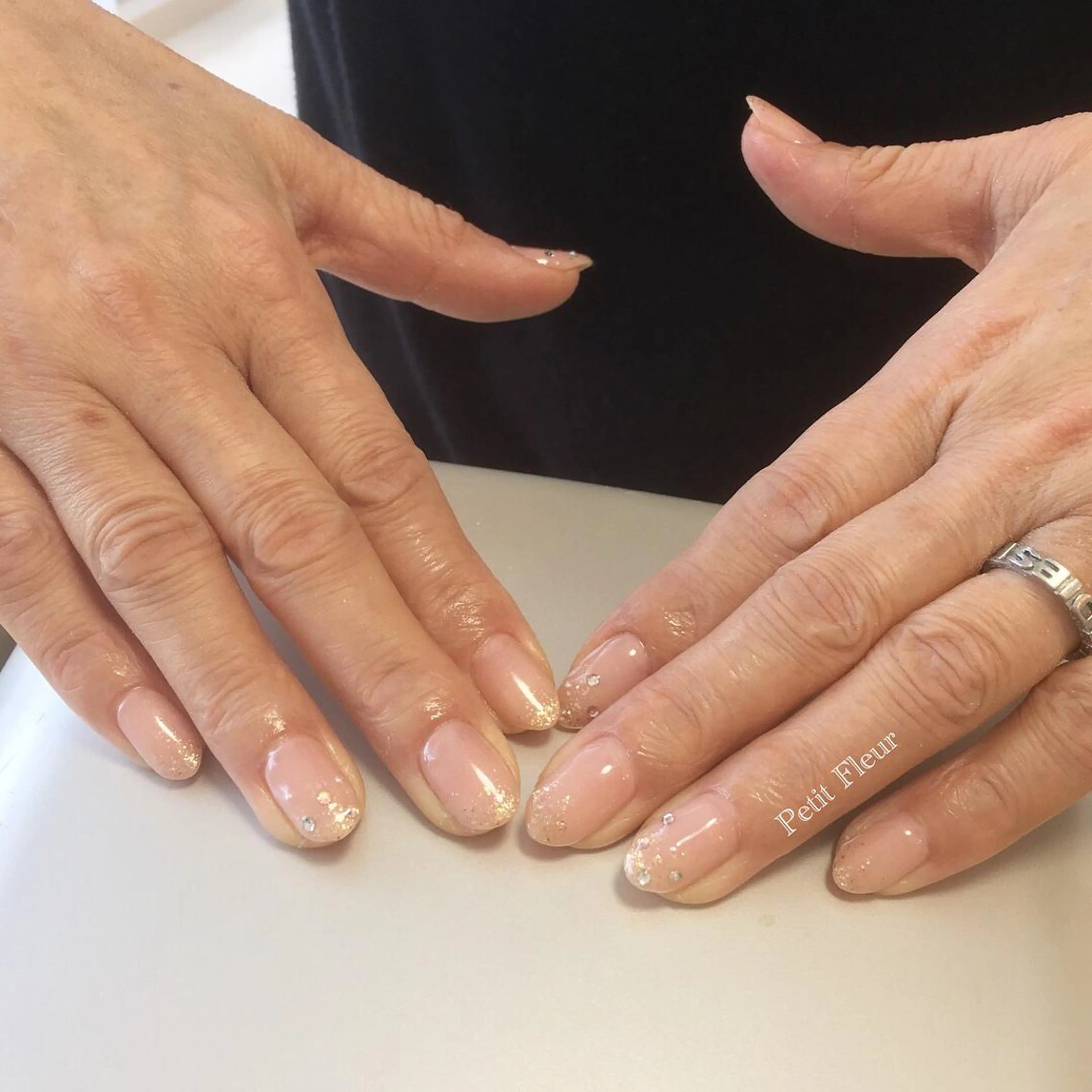 ネイル ラメ(グリッター) Petit Fleur所属・青柳 亜梨奈のマツエク・マツパデザイン