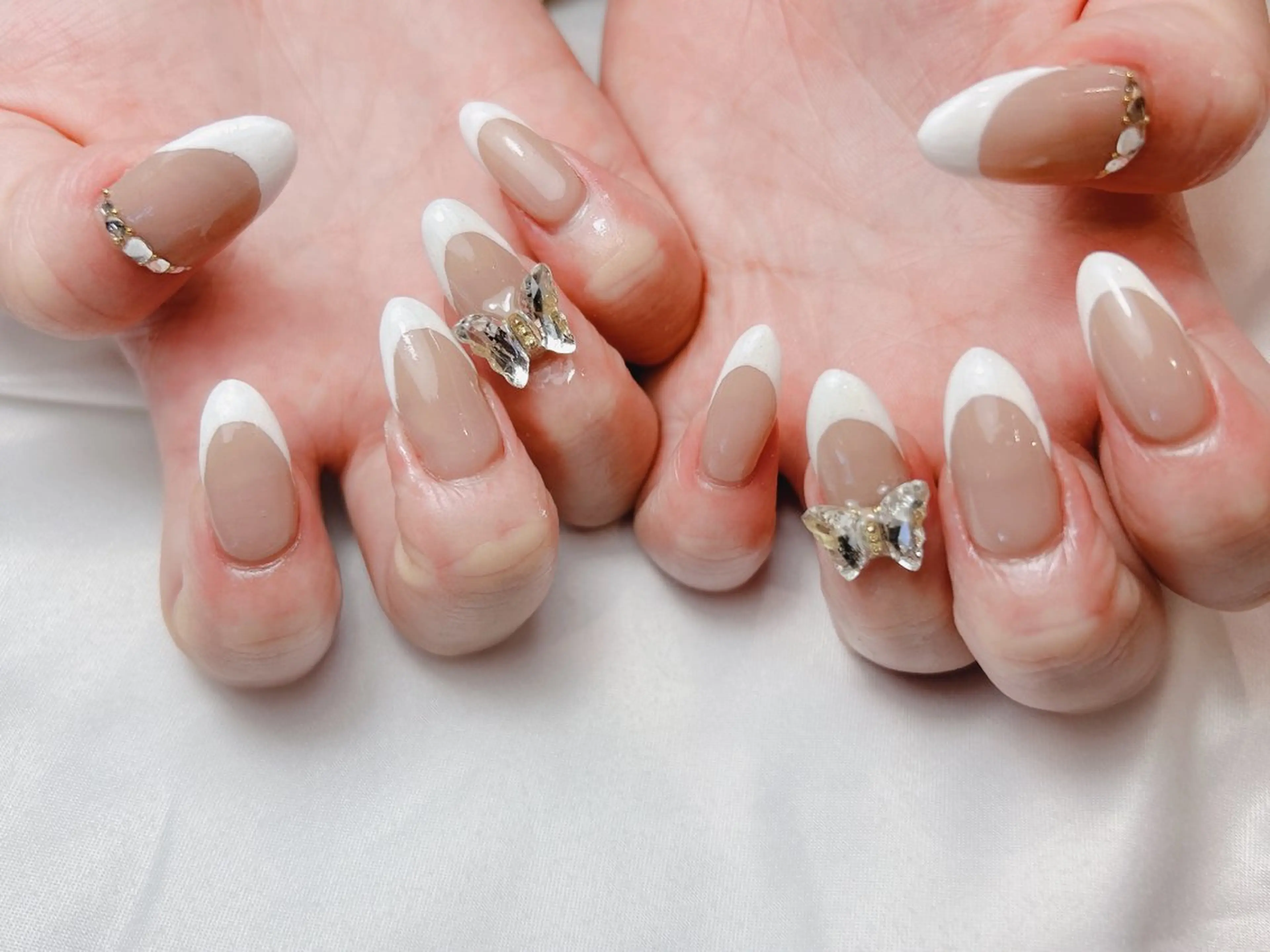 ネイル フレンチネイル ハンドネイル フットネイル tote. sumileのネイルデザイン