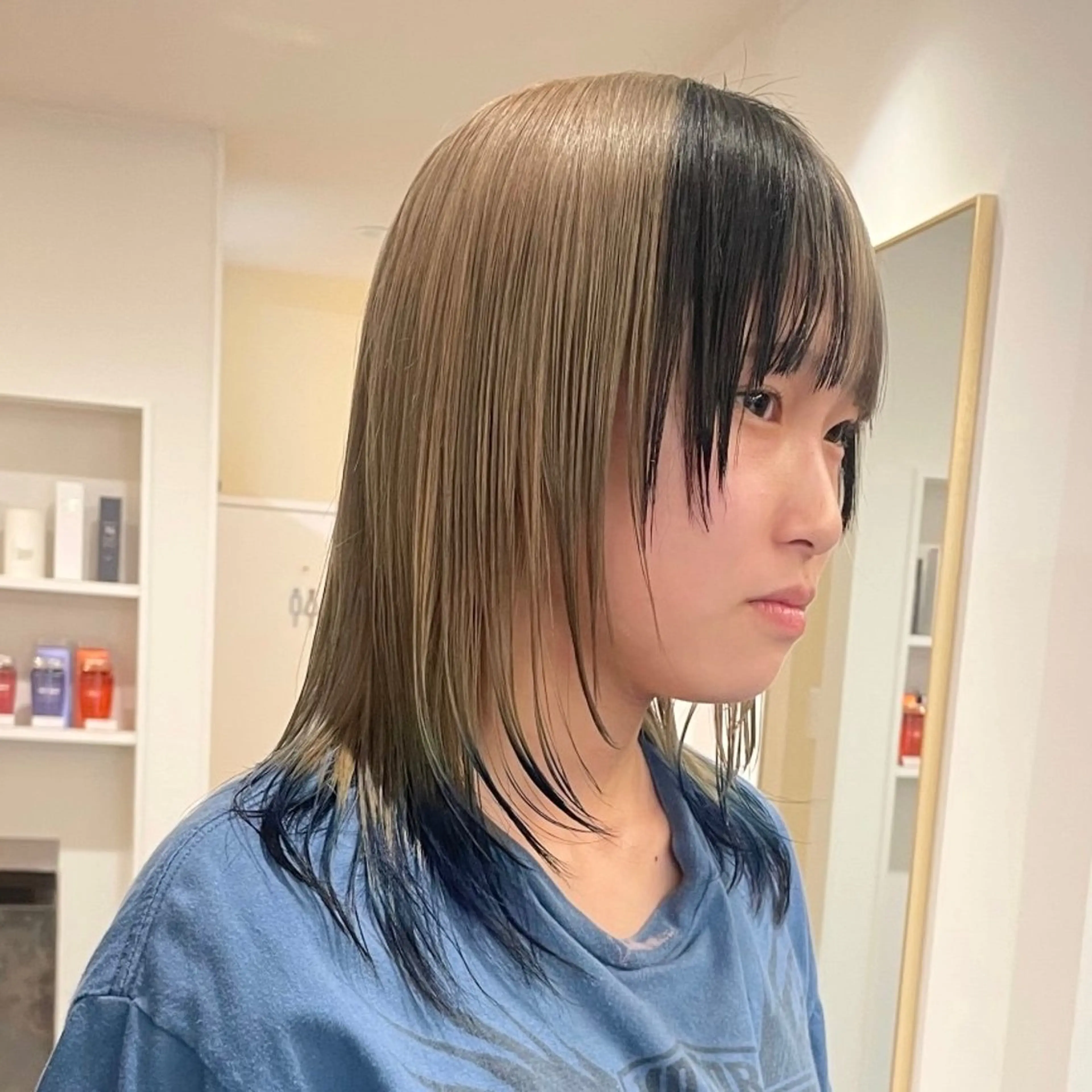 セミロング カラー ウルフカット ハイトーン/ ウルフ/suzuhaのヘアスタイル