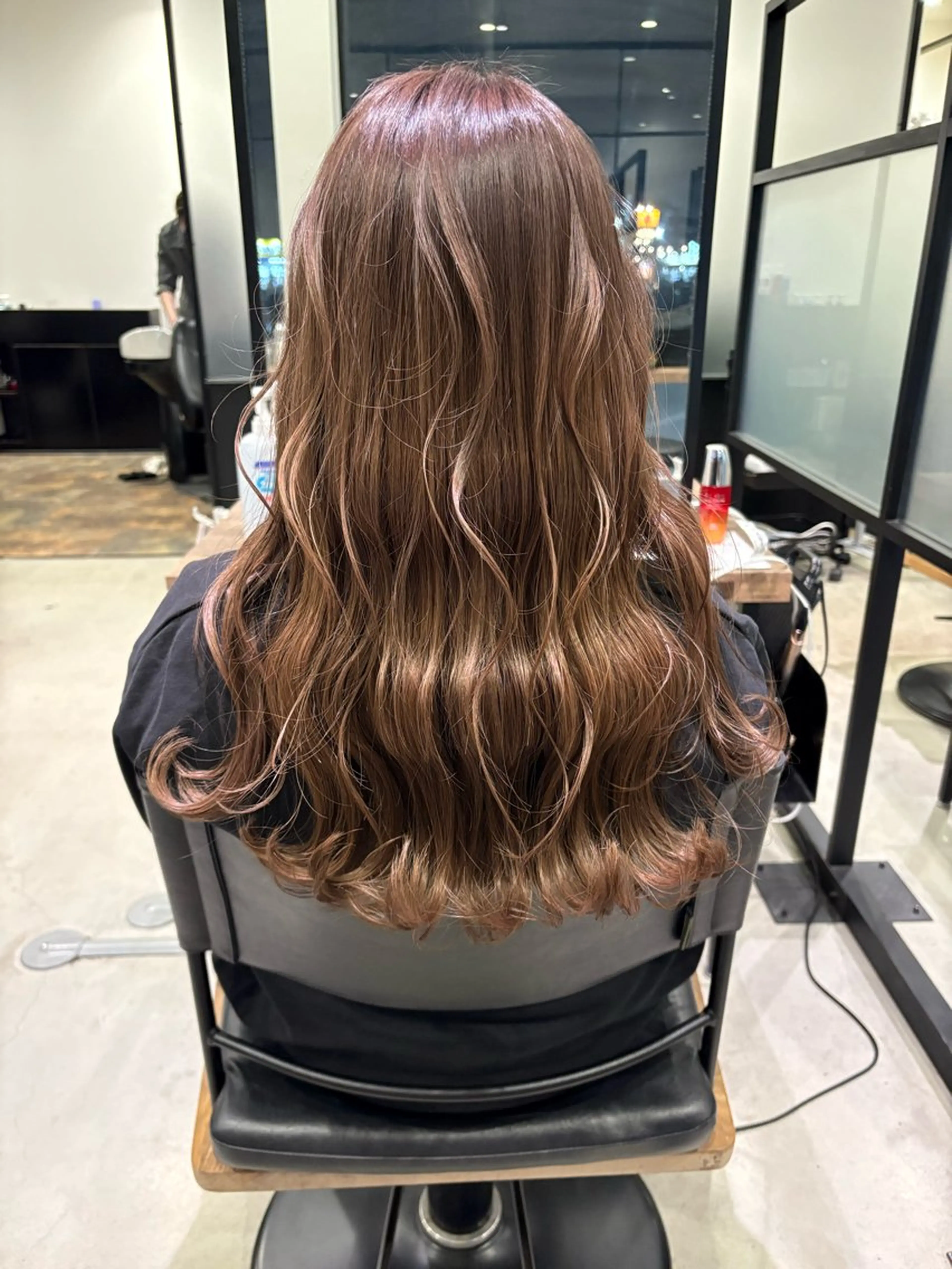 ロング ヘアカラー CHESS所属・星 優南のヘアスタイル