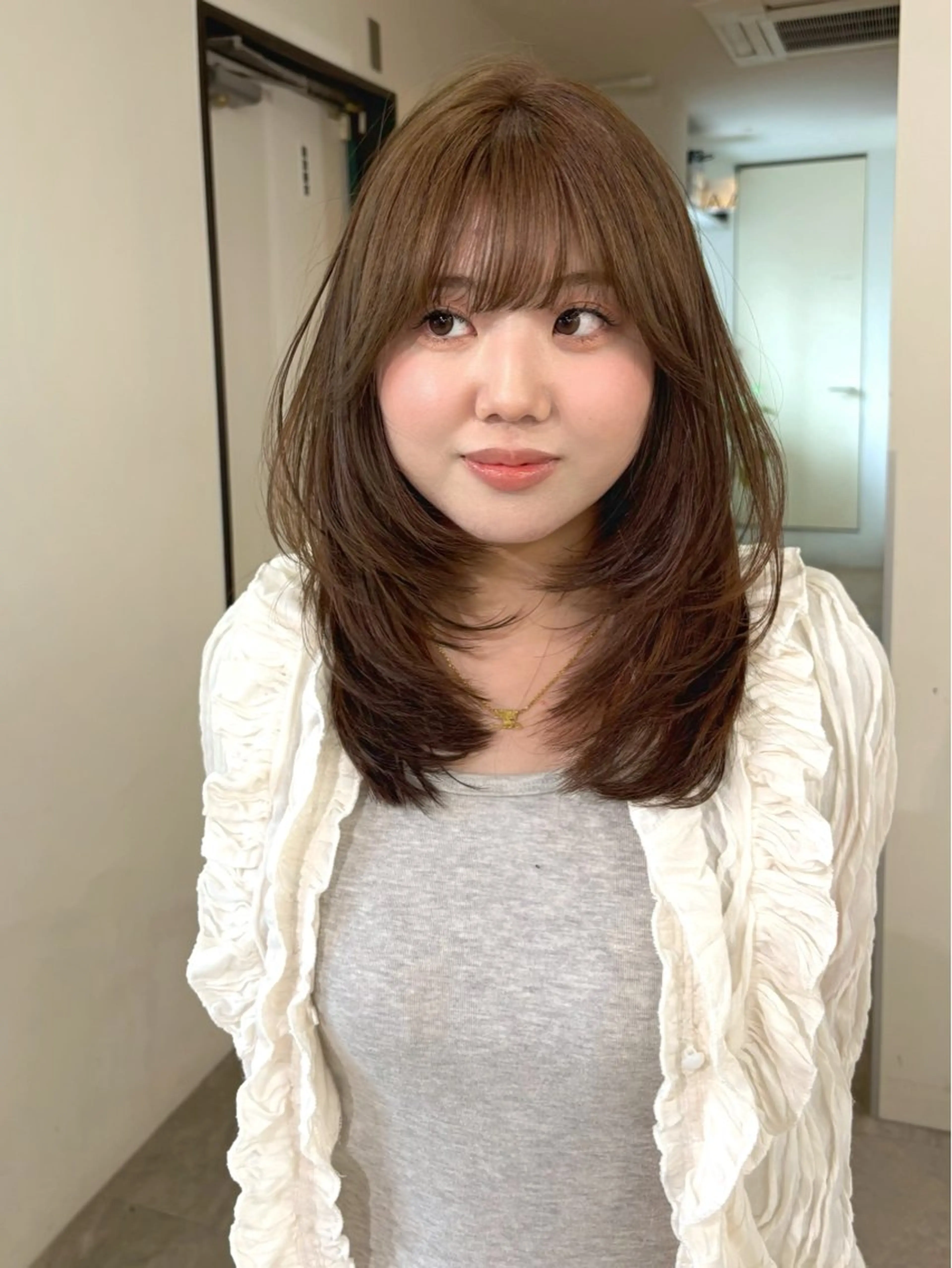 セミロング カラー ベージュカラー ブリーチ 透明感カラー ダブルカラー ブリーチなしカラー カット ヘアカラー mizuki/ピンク ベージュ.レイヤーのヘアスタイル
