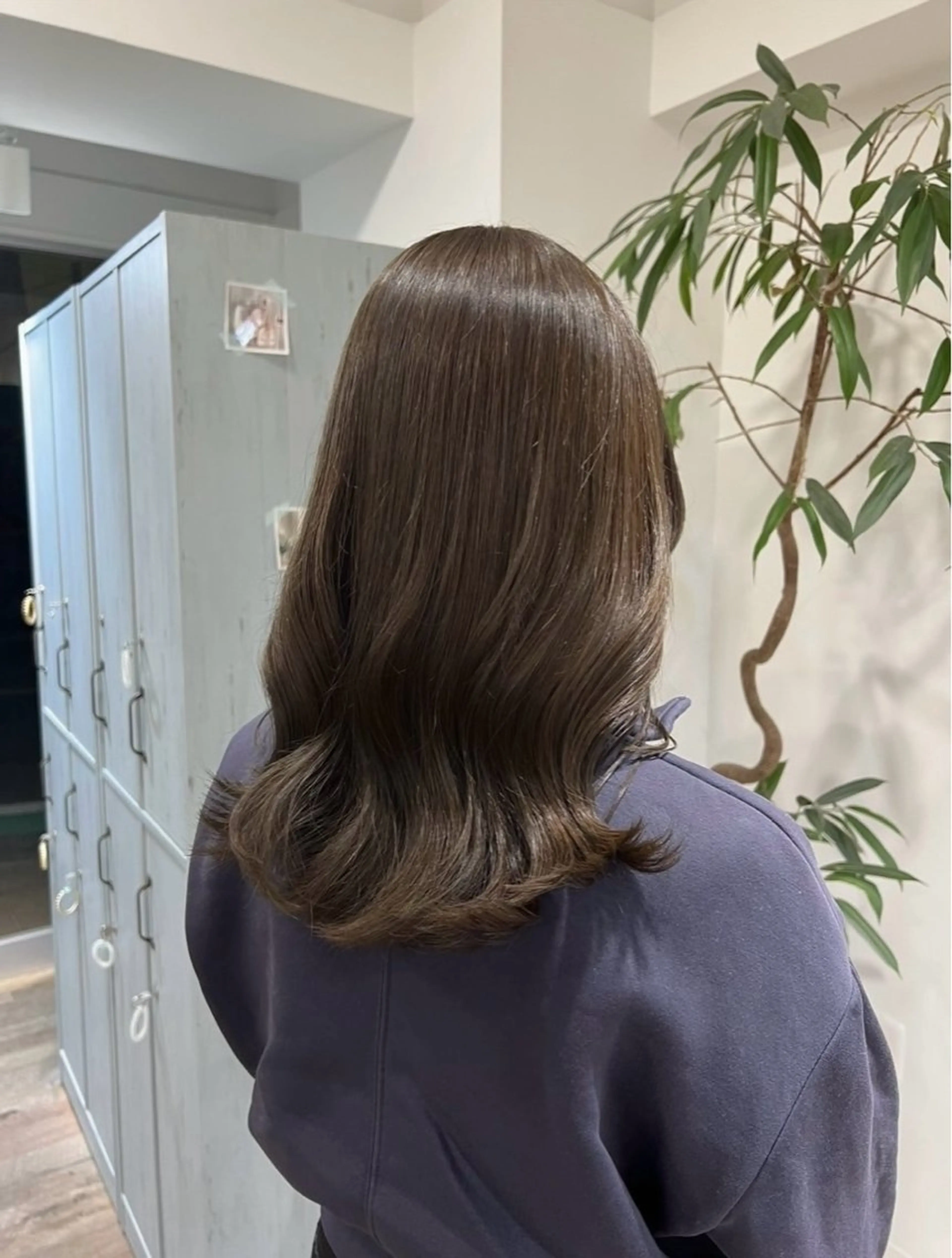 セミロング カラー yuzua/オリーブ /透明感/レイヤーのヘアスタイル