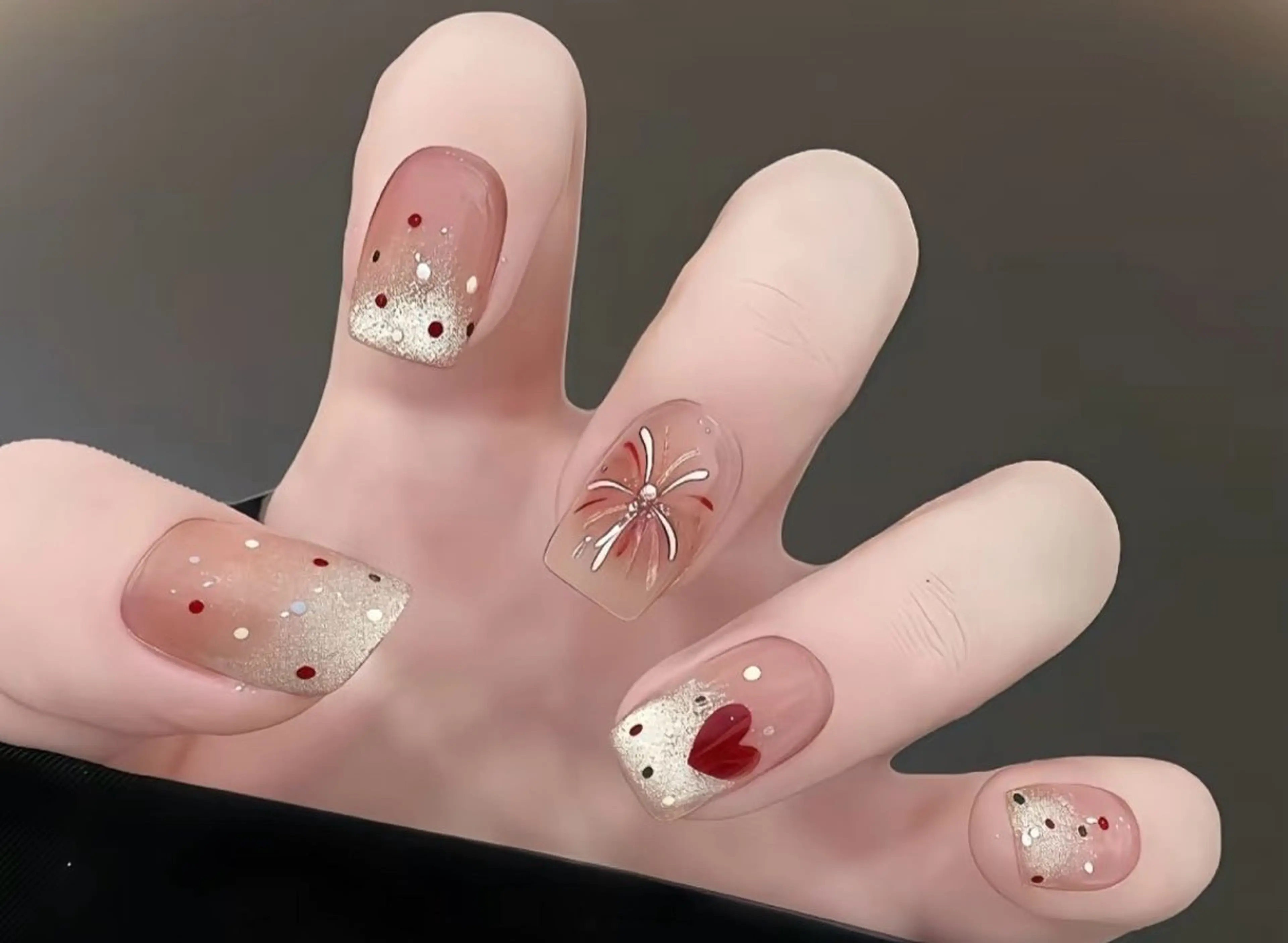 ネイル 高木 維麗絲のネイルデザイン