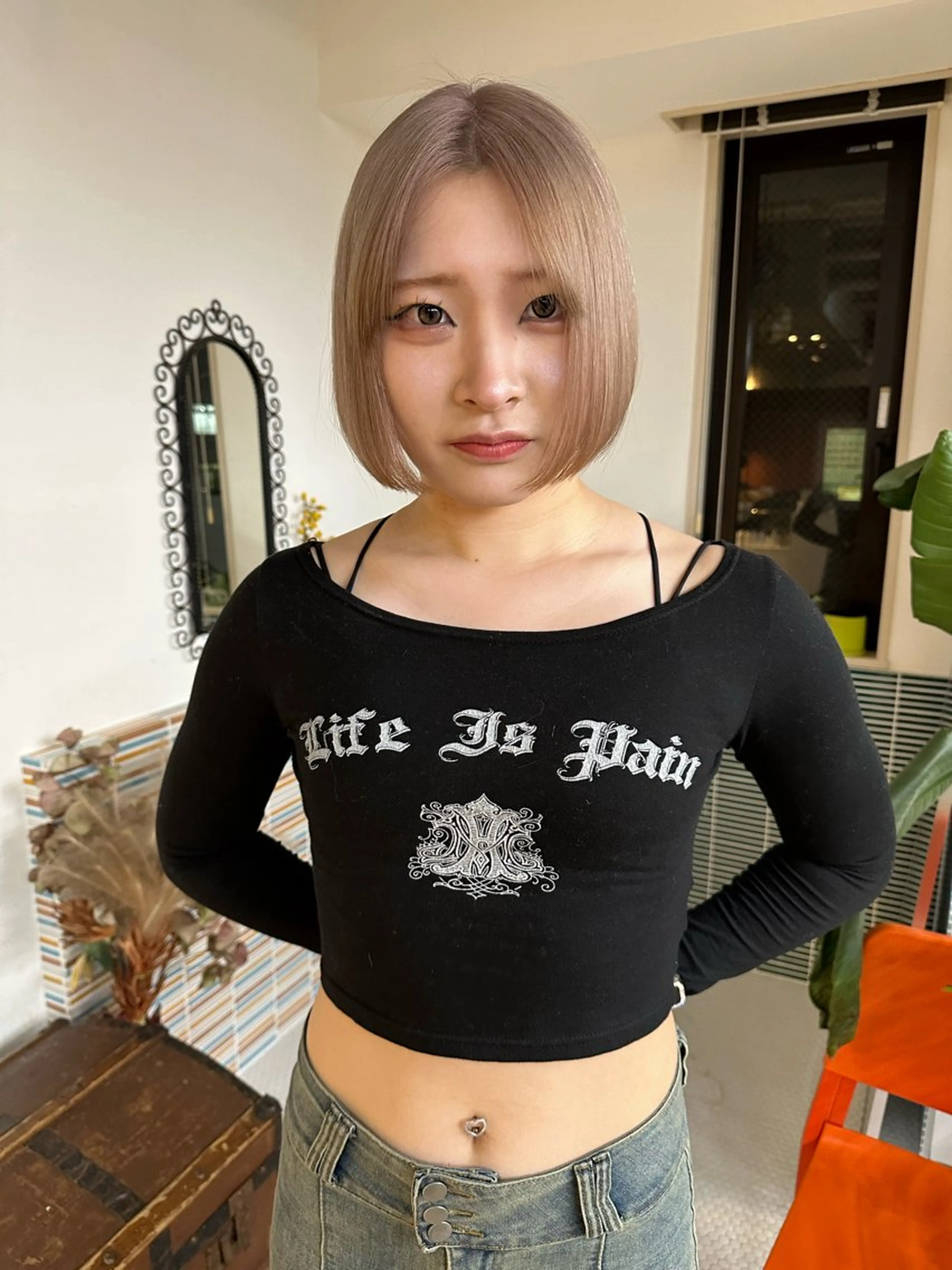 ショート カラー ベージュカラー ブリーチ矯正/ ブリーチ特化mikaのヘアスタイル