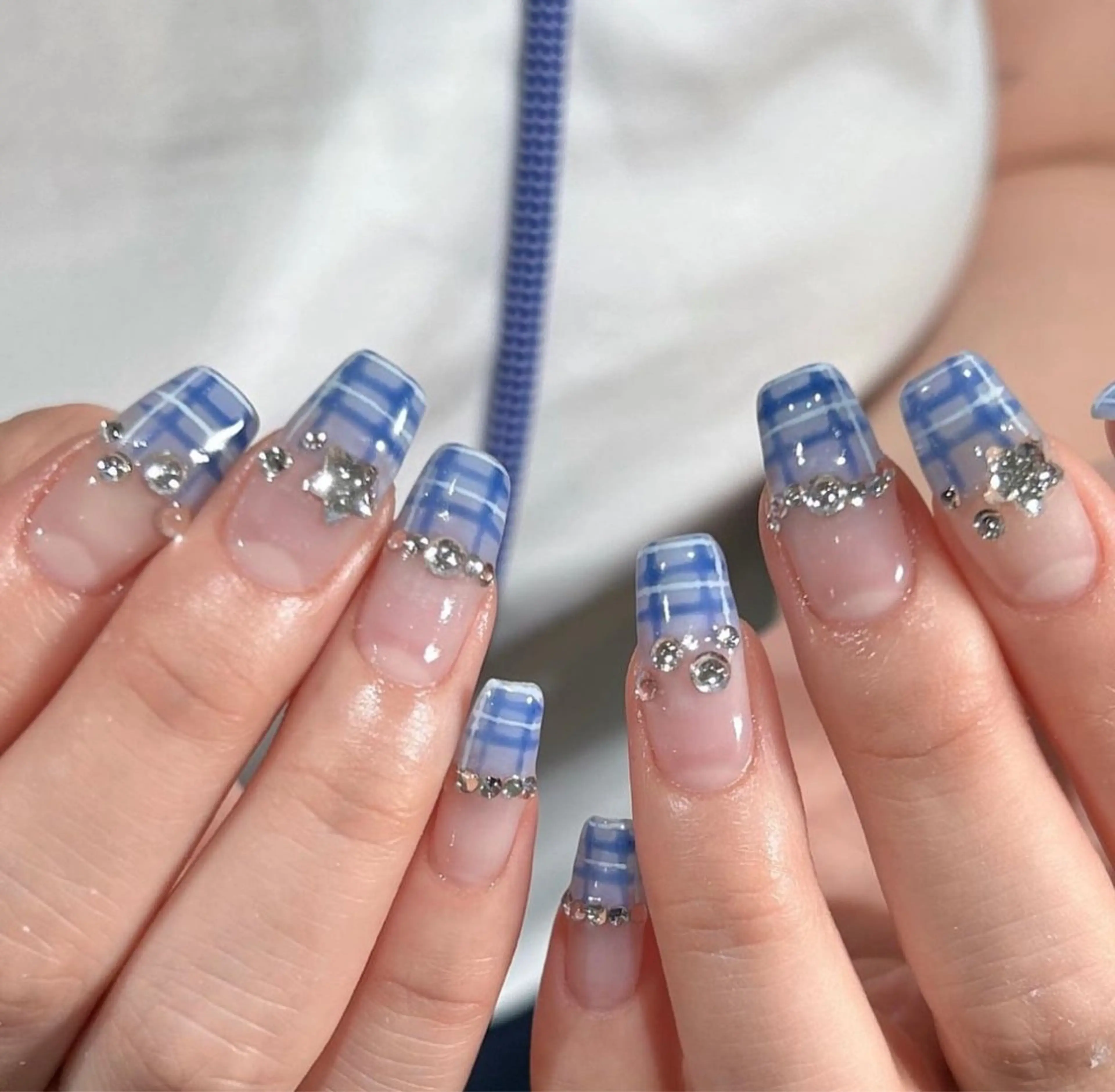 ネイル Shis_🦄shi 韓国風キラキラネイルのネイルデザイン
