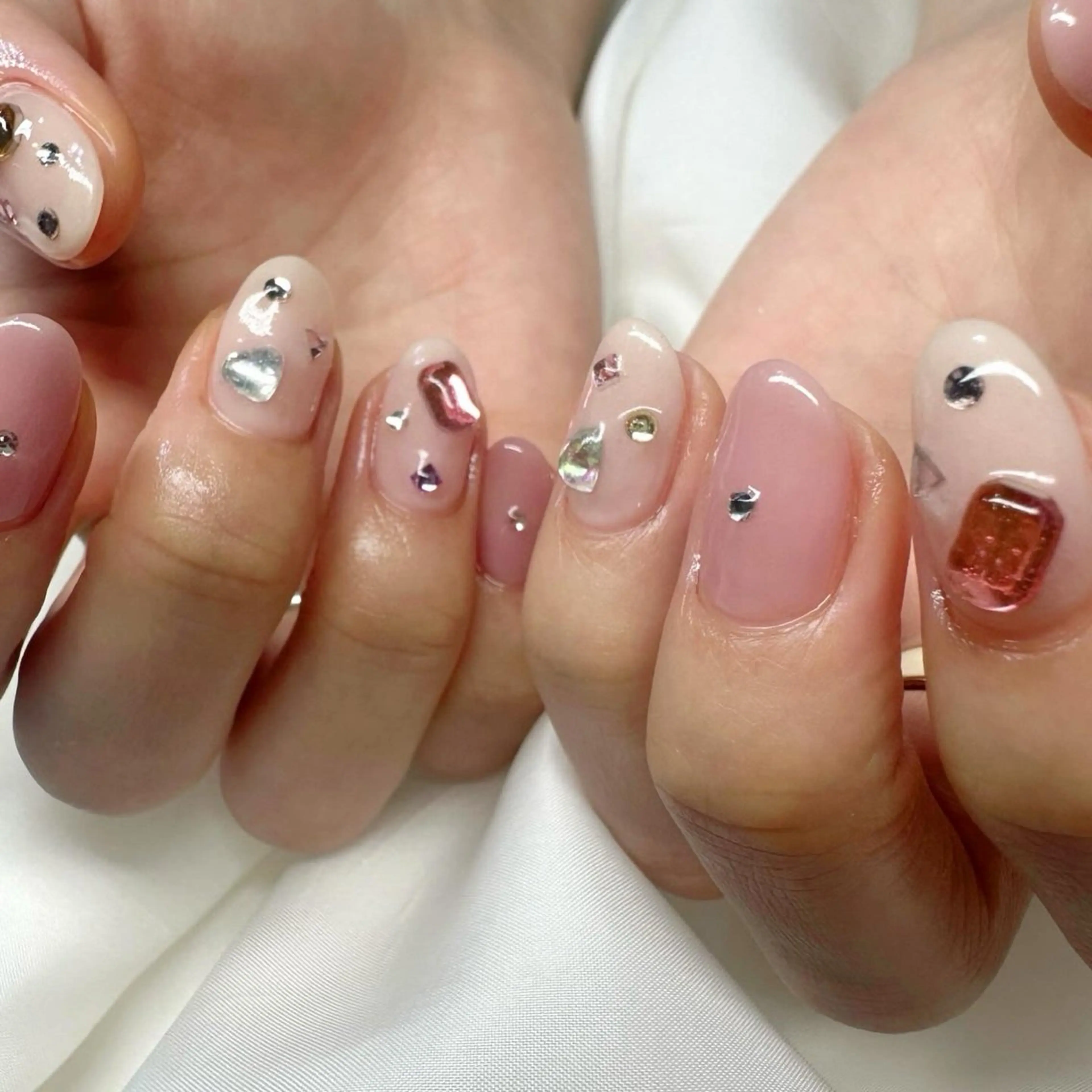 ネイル クリアネイル ハート 氷ネイル・うるうるネイル 韓国ネイル ニュアンスネイル 🪞KAPE NAIL 🪞のネイルデザイン