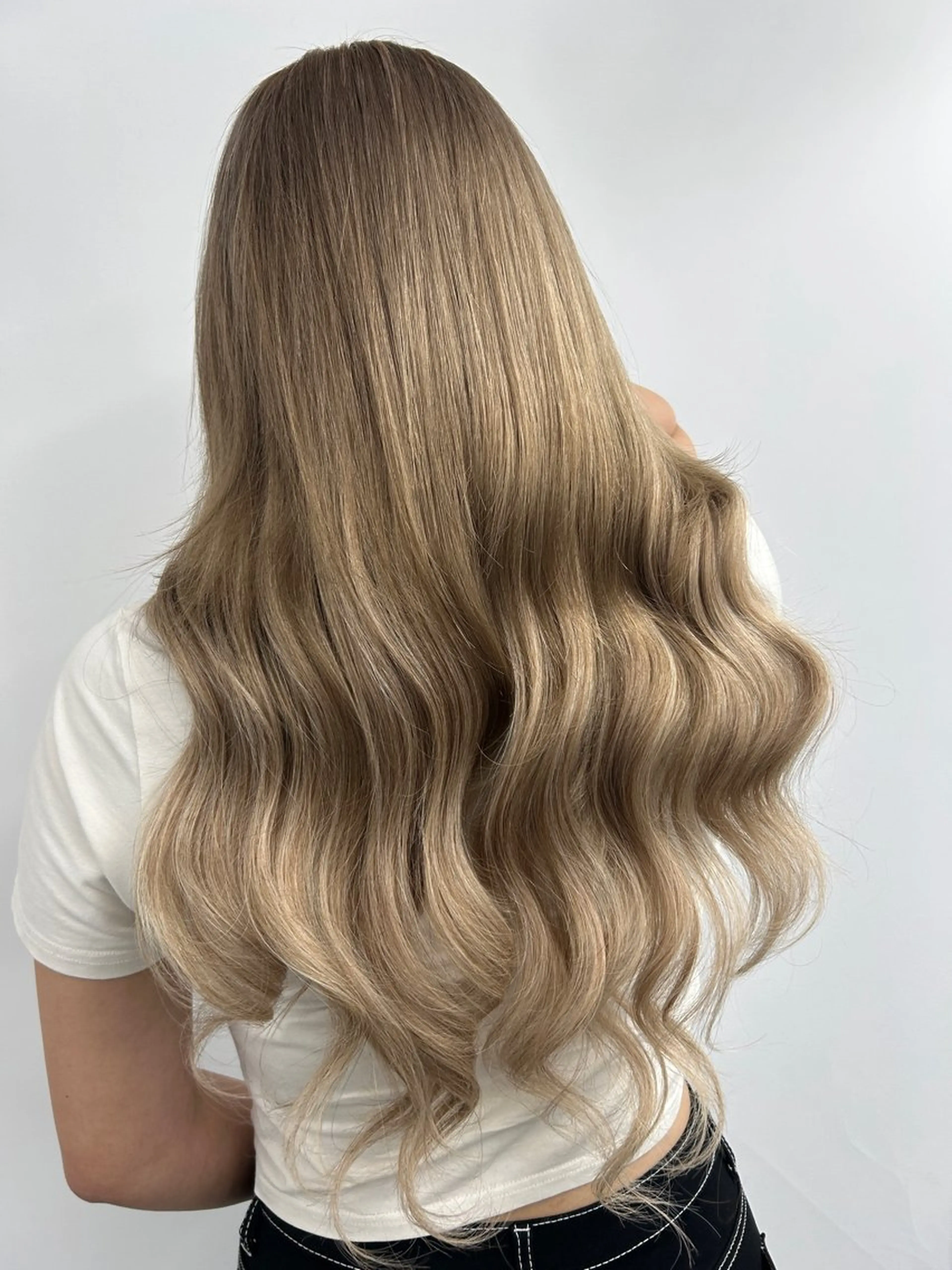 ロング カラー シールエクステ バレイヤージュ ベージュカラー ダブルカラー ハイライトカラー ヘアカラー エクステ alpha. カラーエクステ下妻のヘアスタイル