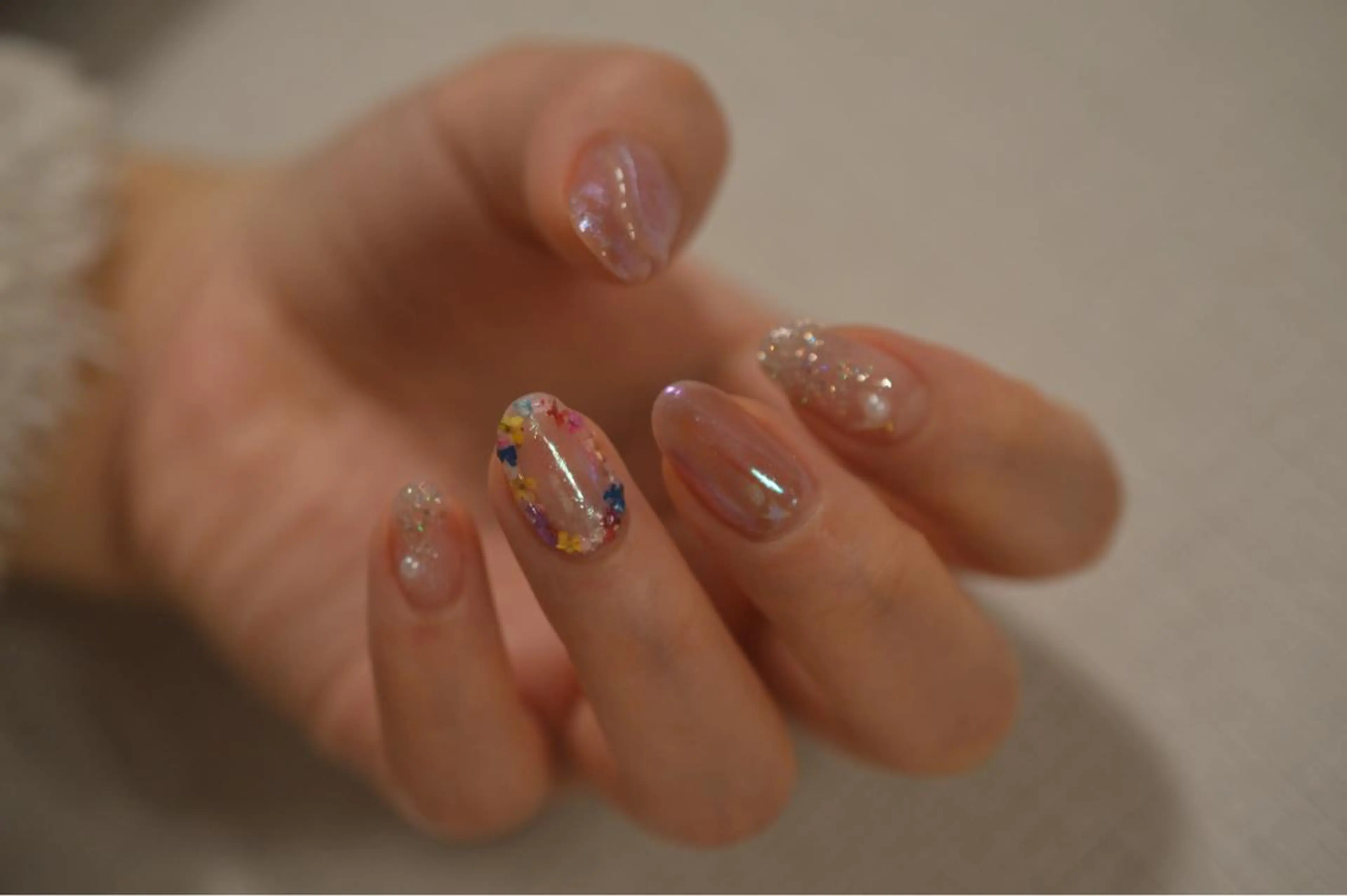 ミディアム カラー ネイル Aayley(アイリー)Salon所属・Aayley アイリ―サロンのネイルデザイン