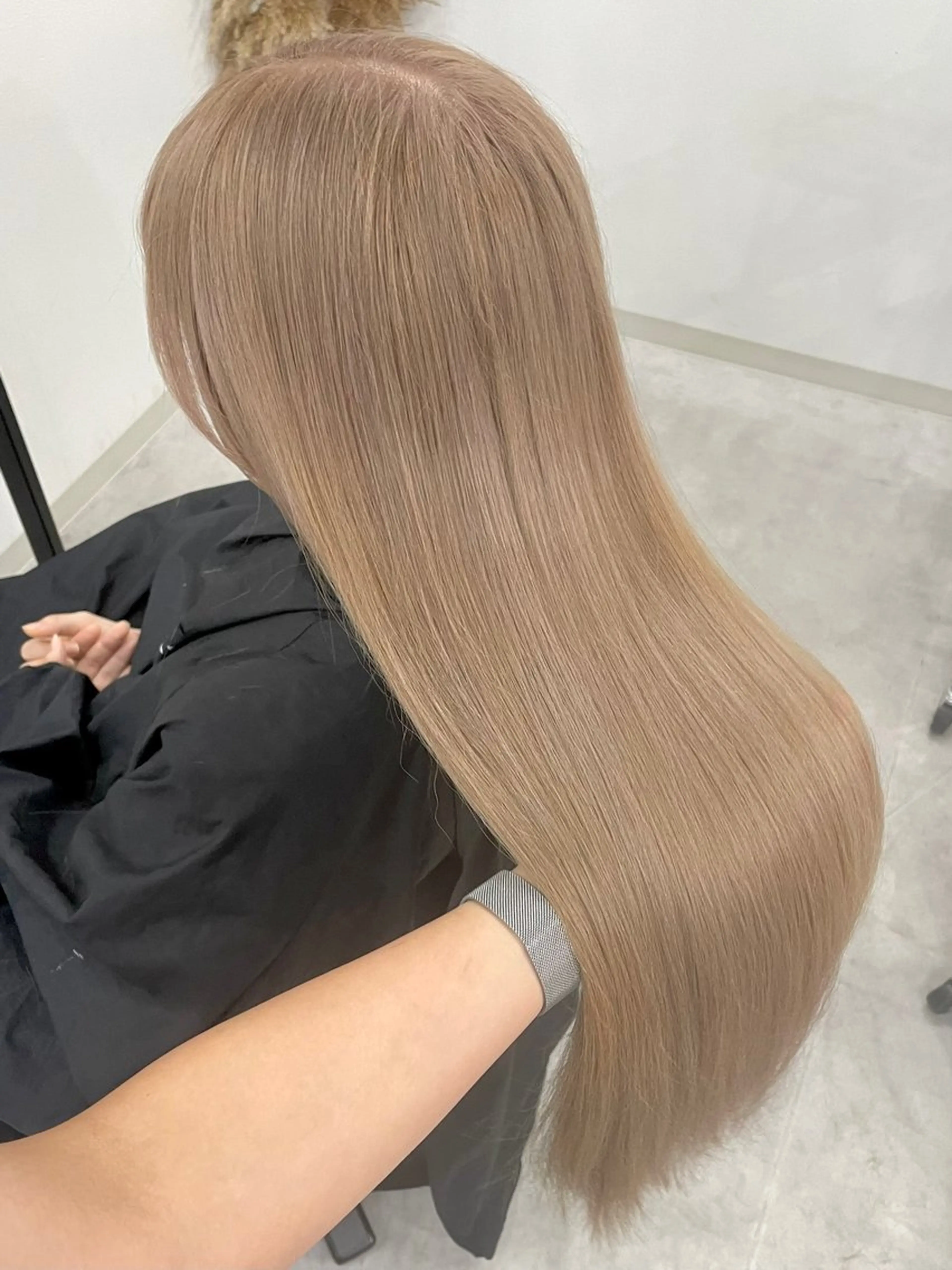 ロング カラー Mina/岡山/矯正 ブリーチ/レイヤーのヘアスタイル