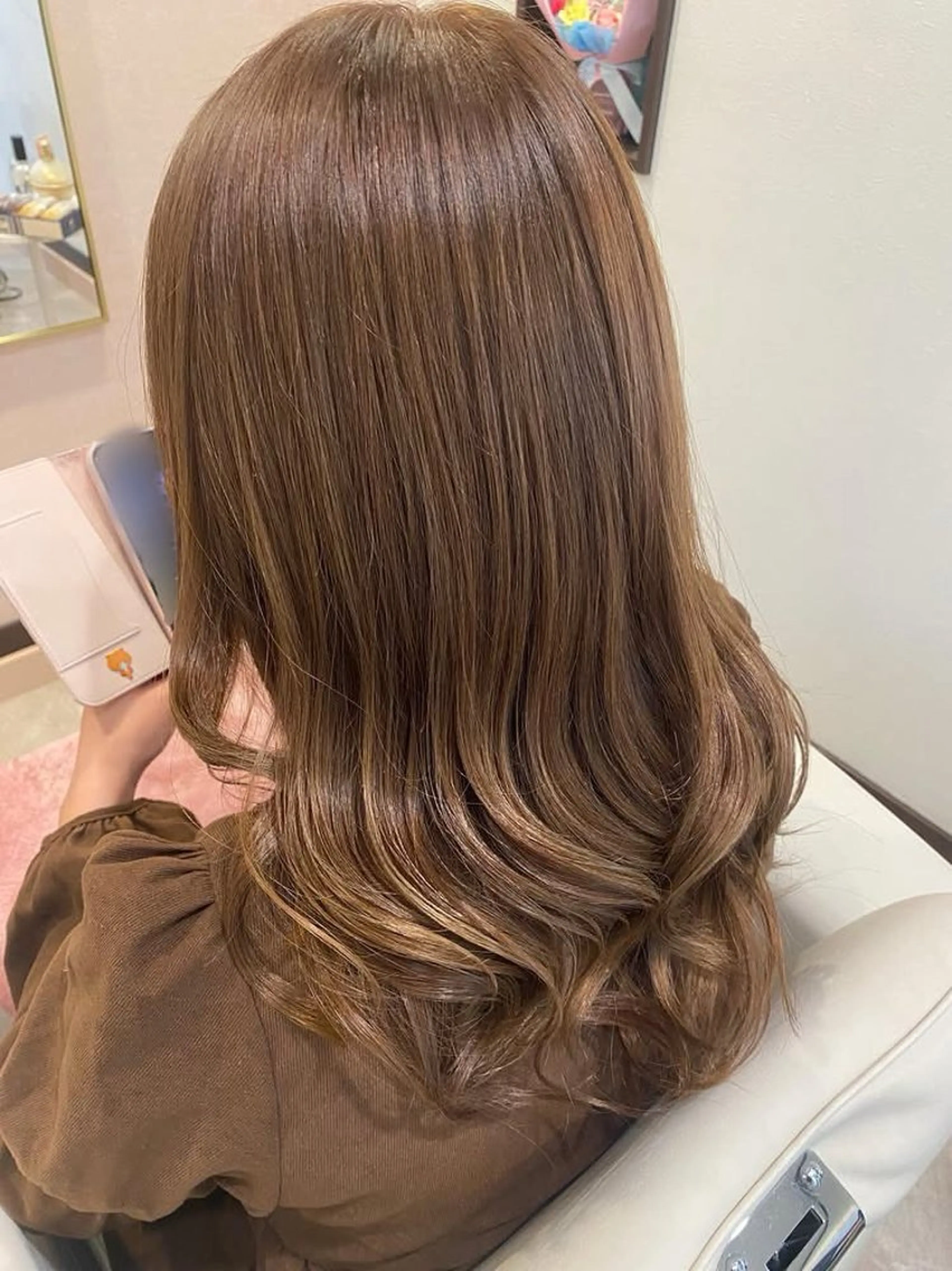 ロング カラー ベージュカラー モカベージュ ヘアカラー トリートメント Bell hair所属・Bell hair 🎀のマツエク・マツパデザイン