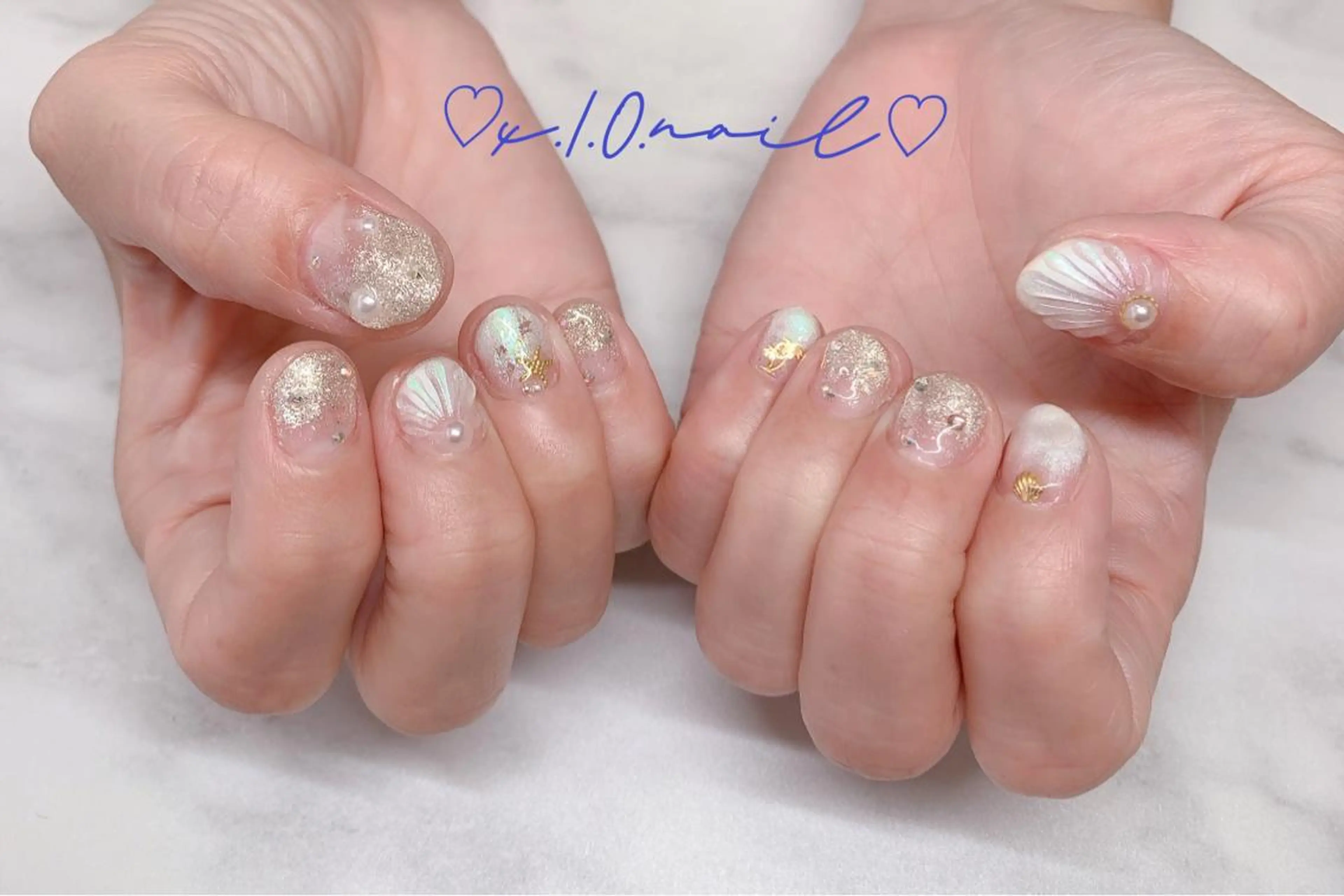 ネイル アニマル柄 アートネイル グラデーション キラキラネイル ニュアンスネイル ハンドネイル x.1.0.nail ♡Cのネイルデザイン