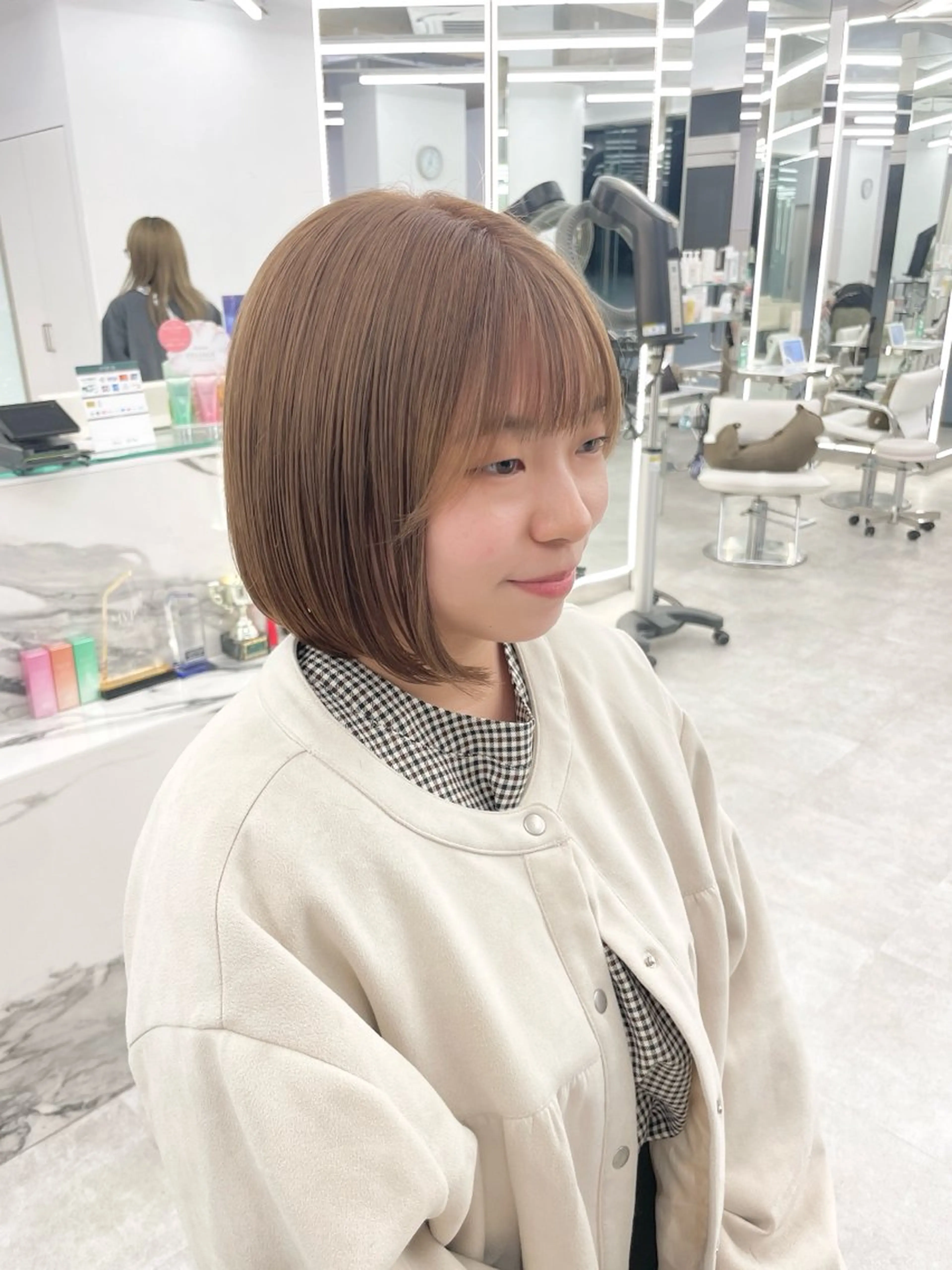 ミディアム カラー ヘアアレンジ ヘアカラー トリートメント 【Sweep】おじま のぞみのヘアスタイル