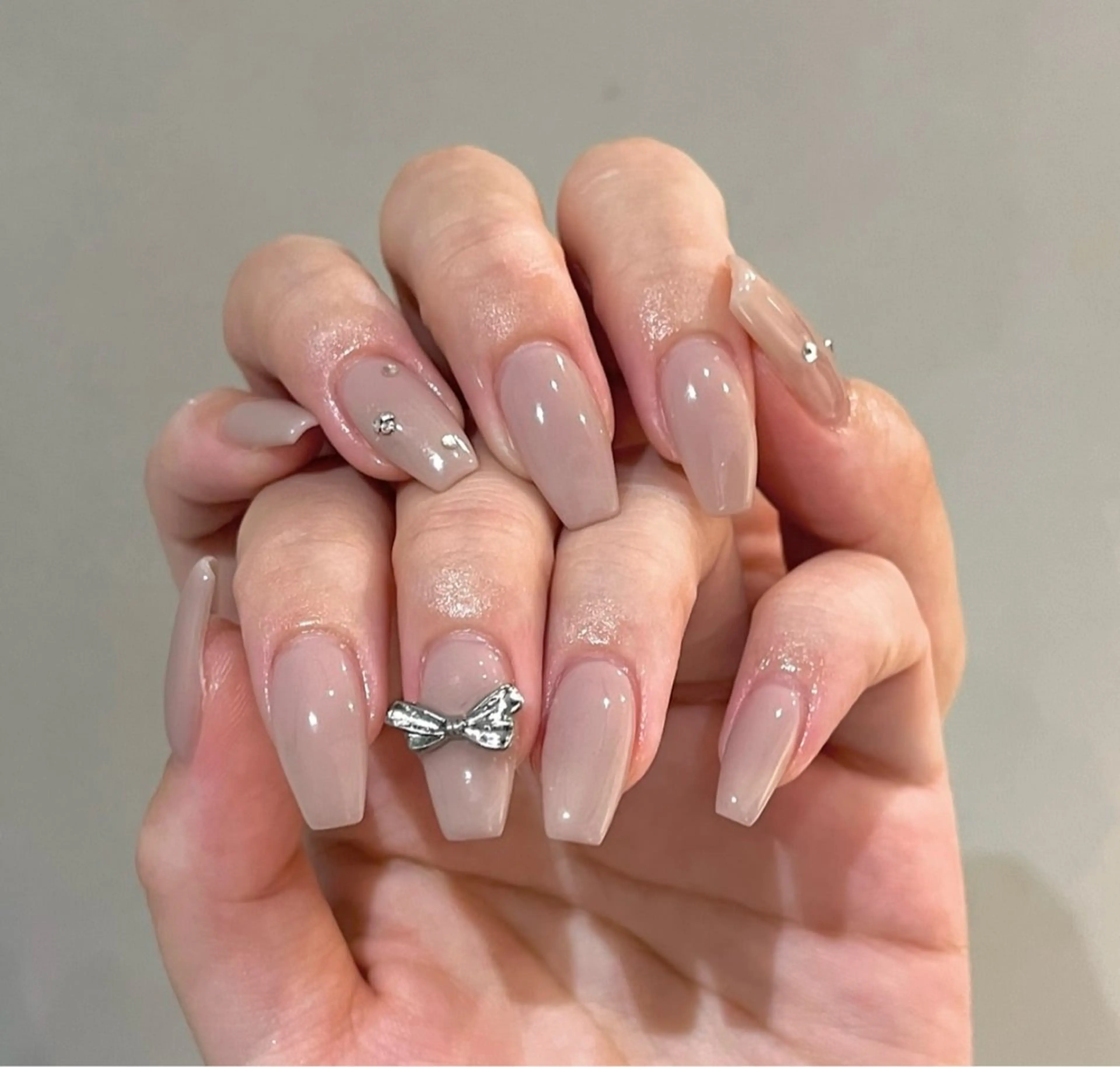 ネイル グラデーション キラキラネイル ワンカラーネイル 冬ネイル Jenn Nail Salonのネイルデザイン