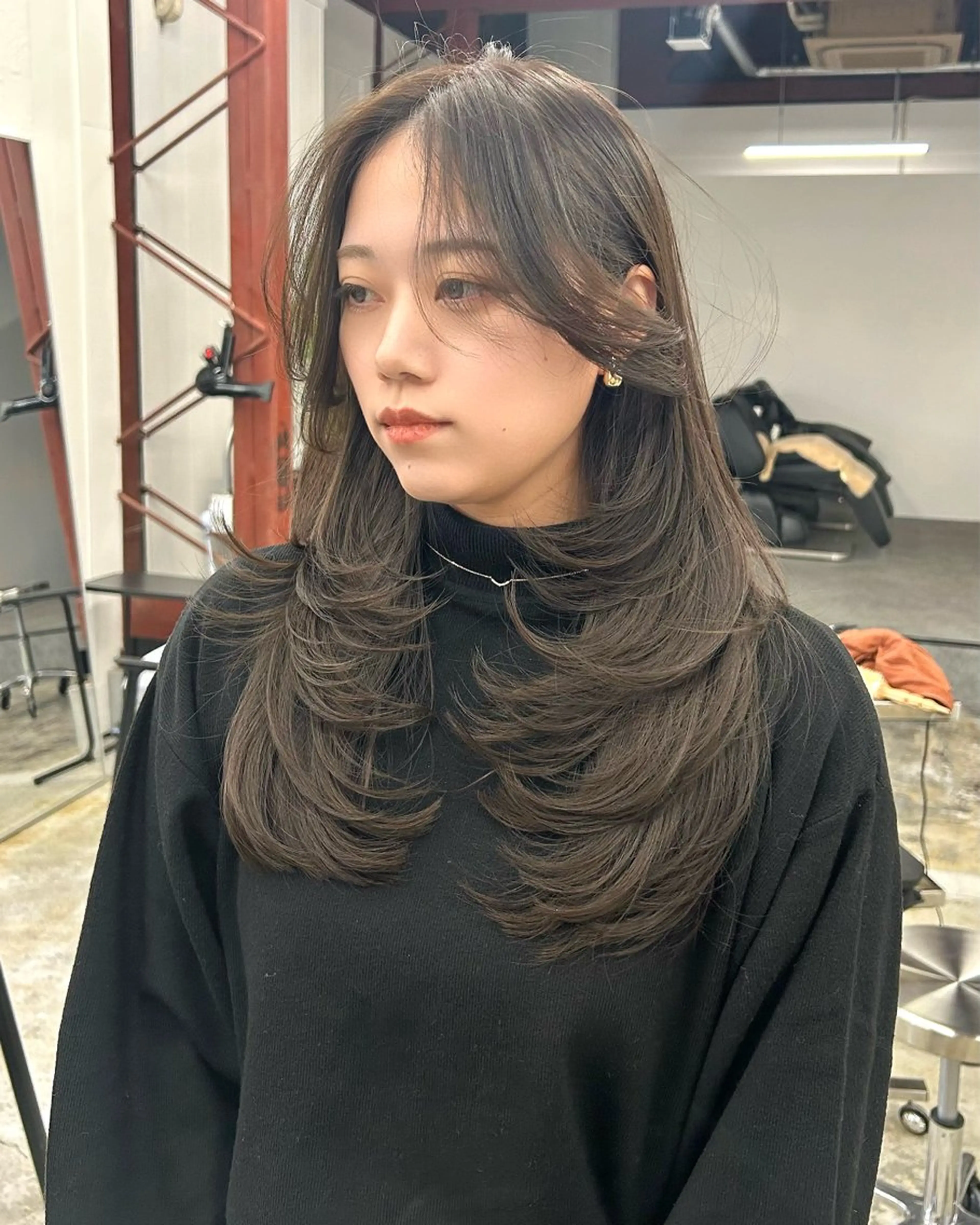 ロング カラー ベージュカラー オリーブベージュ ハッシュカット Lien by kiitos所属・韓国ヘア×レイヤー カット/上田丈也のヘアスタイル