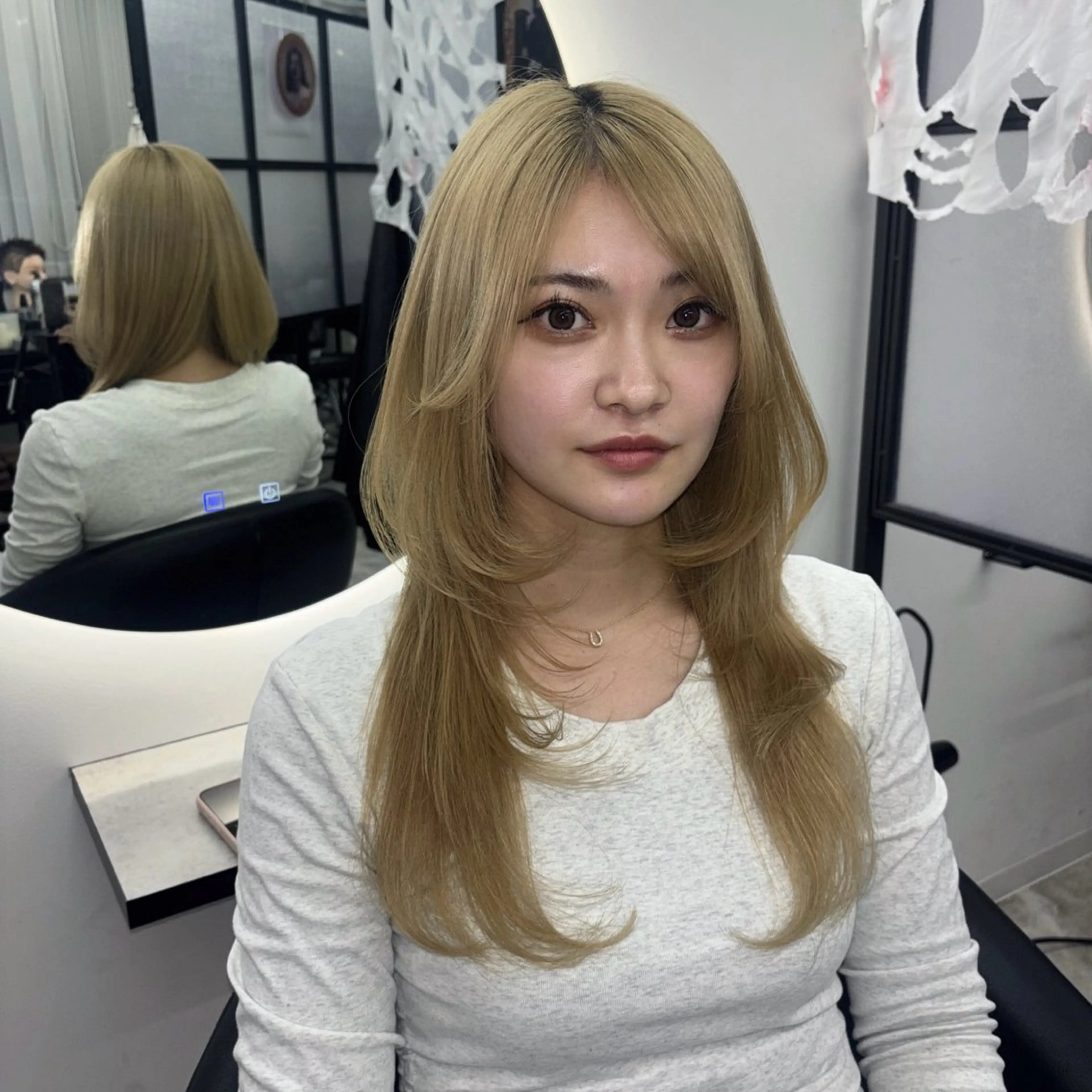 ロング カット Ren. 🦋デザインカラーのヘアスタイル