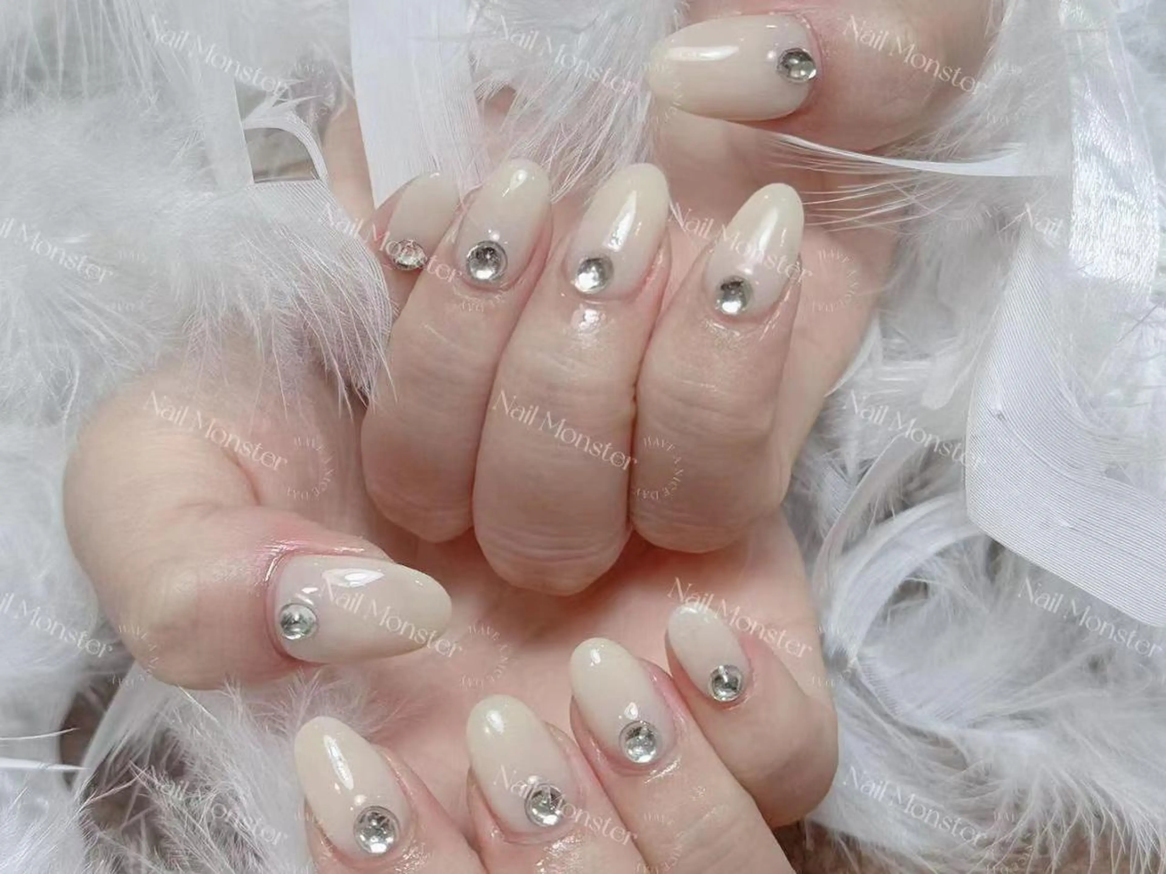 ネイル ストーンネイル ハンドネイル yu ri 🌹のネイルデザイン