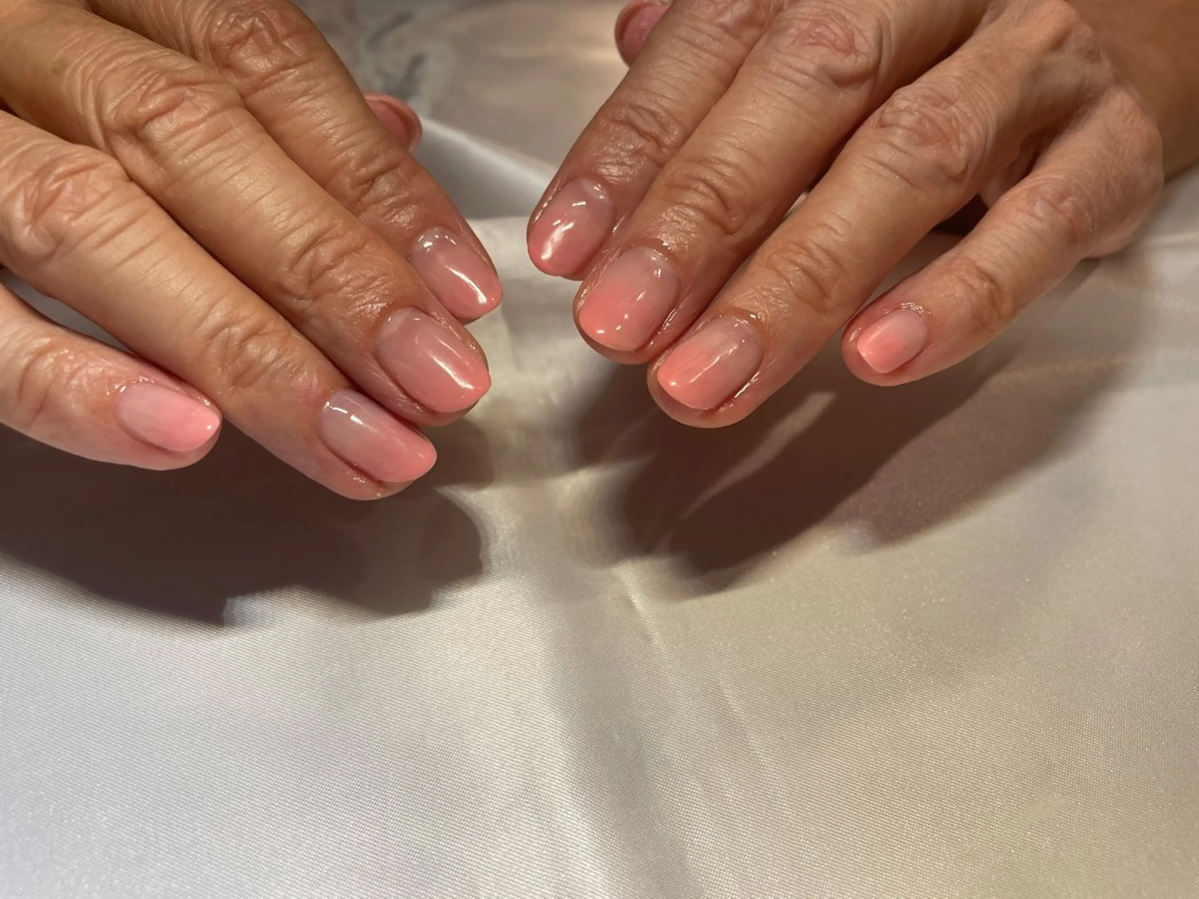 ネイル グラデーション ピンク ハンドネイル ROPE nail ロペネイルのネイルデザイン