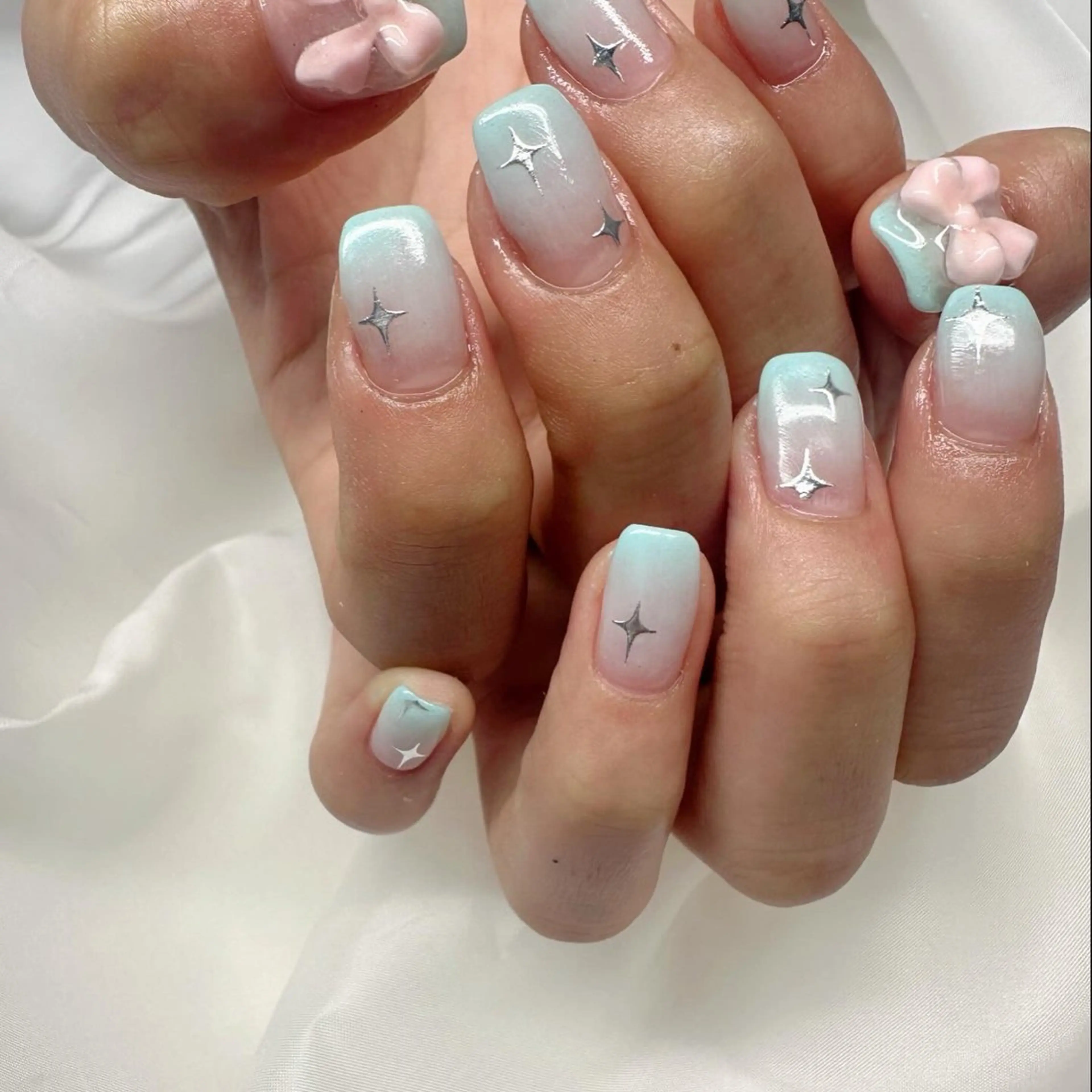 ネイル クリアネイル グラデーション 氷ネイル・うるうるネイル キラキラネイル 韓国ネイル 🪞KAPE NAIL 🪞のネイルデザイン