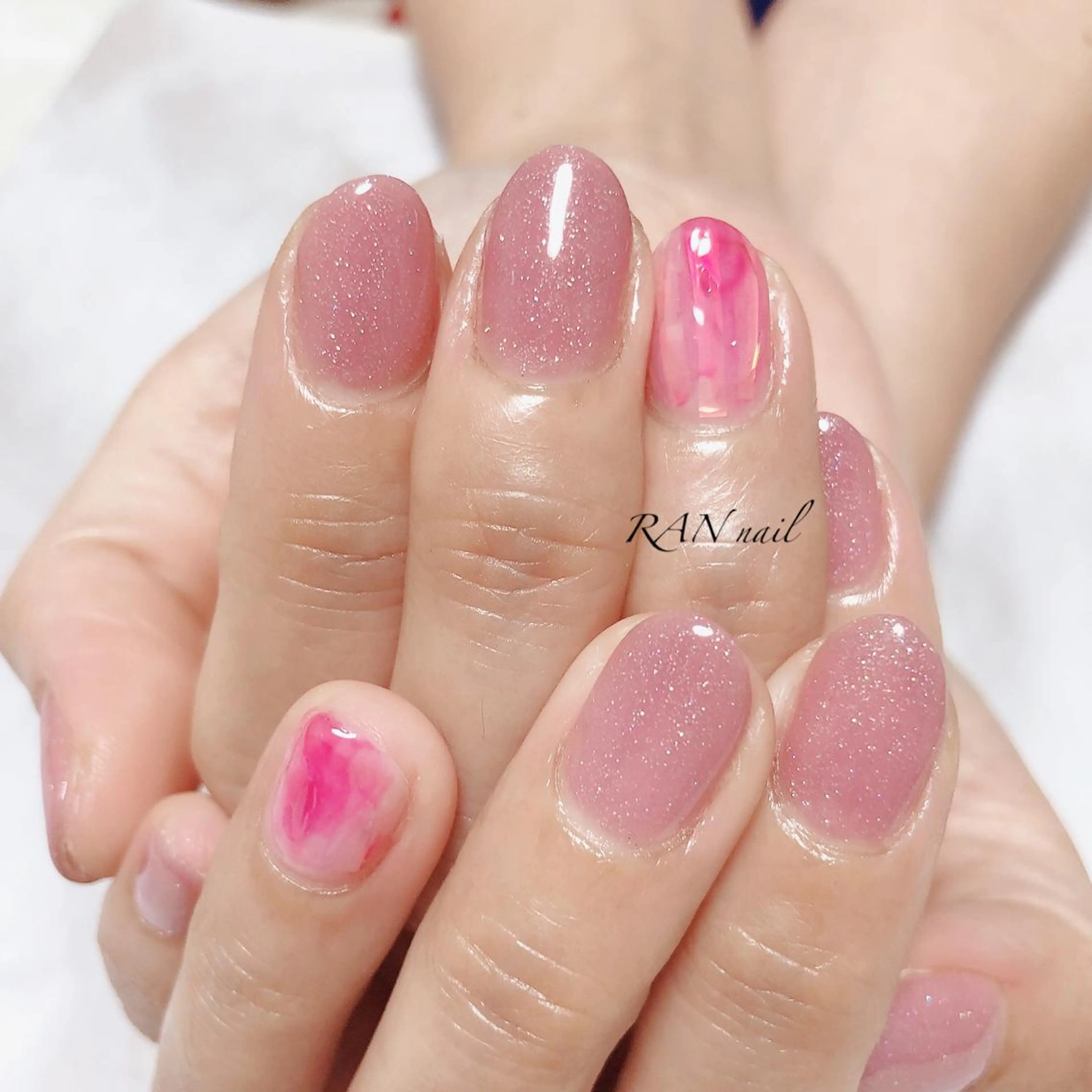 ネイル オーロラネイル ジェルネイル ラメ(グリッター) オフィスネイル パラジェル RAN nail 〜ランネイル〜所属・RAN nailのネイルデザイン