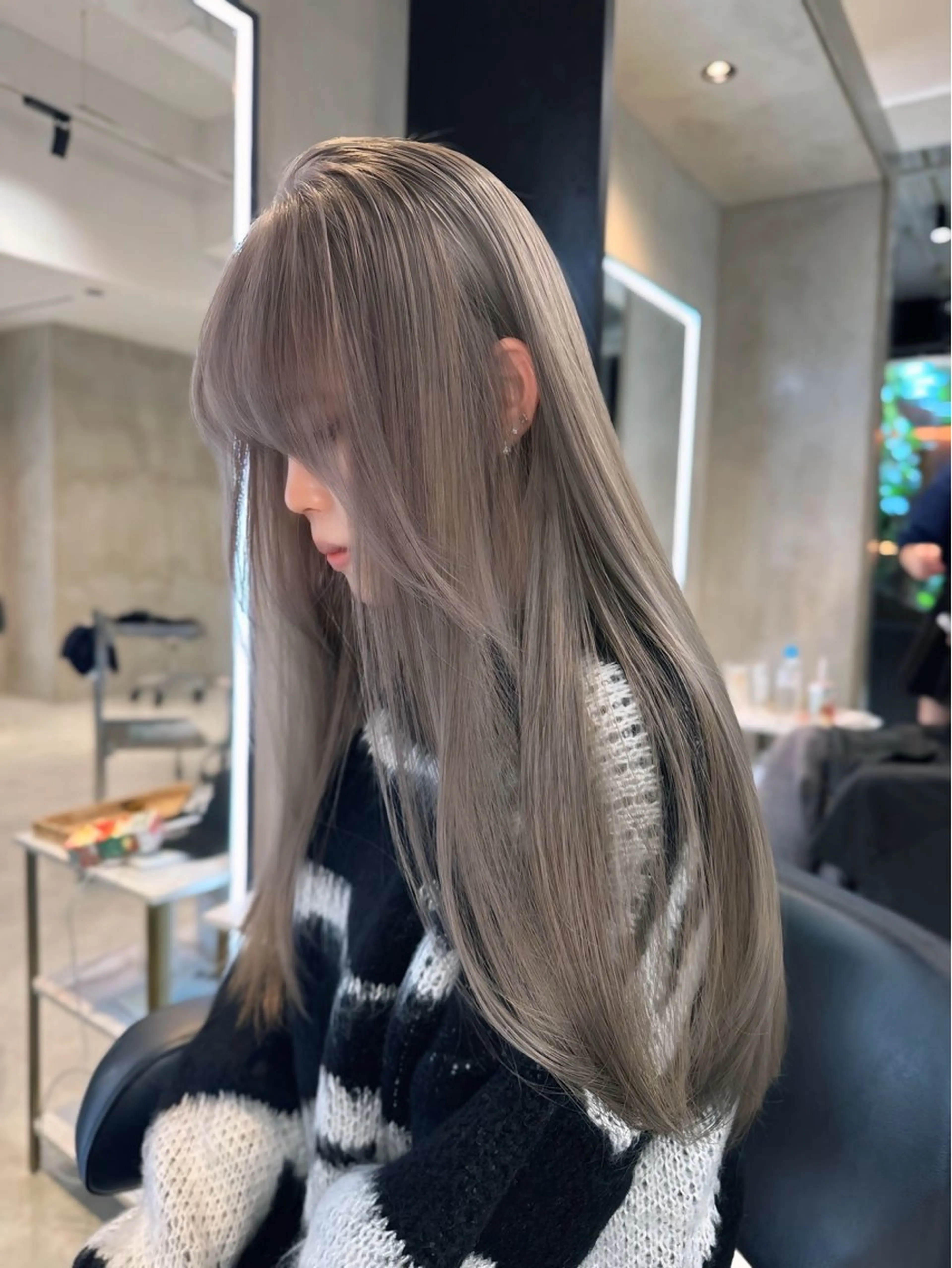 ロング カラー ヘアカラー 韓国レイヤー 似合わせカラーのヘアスタイル