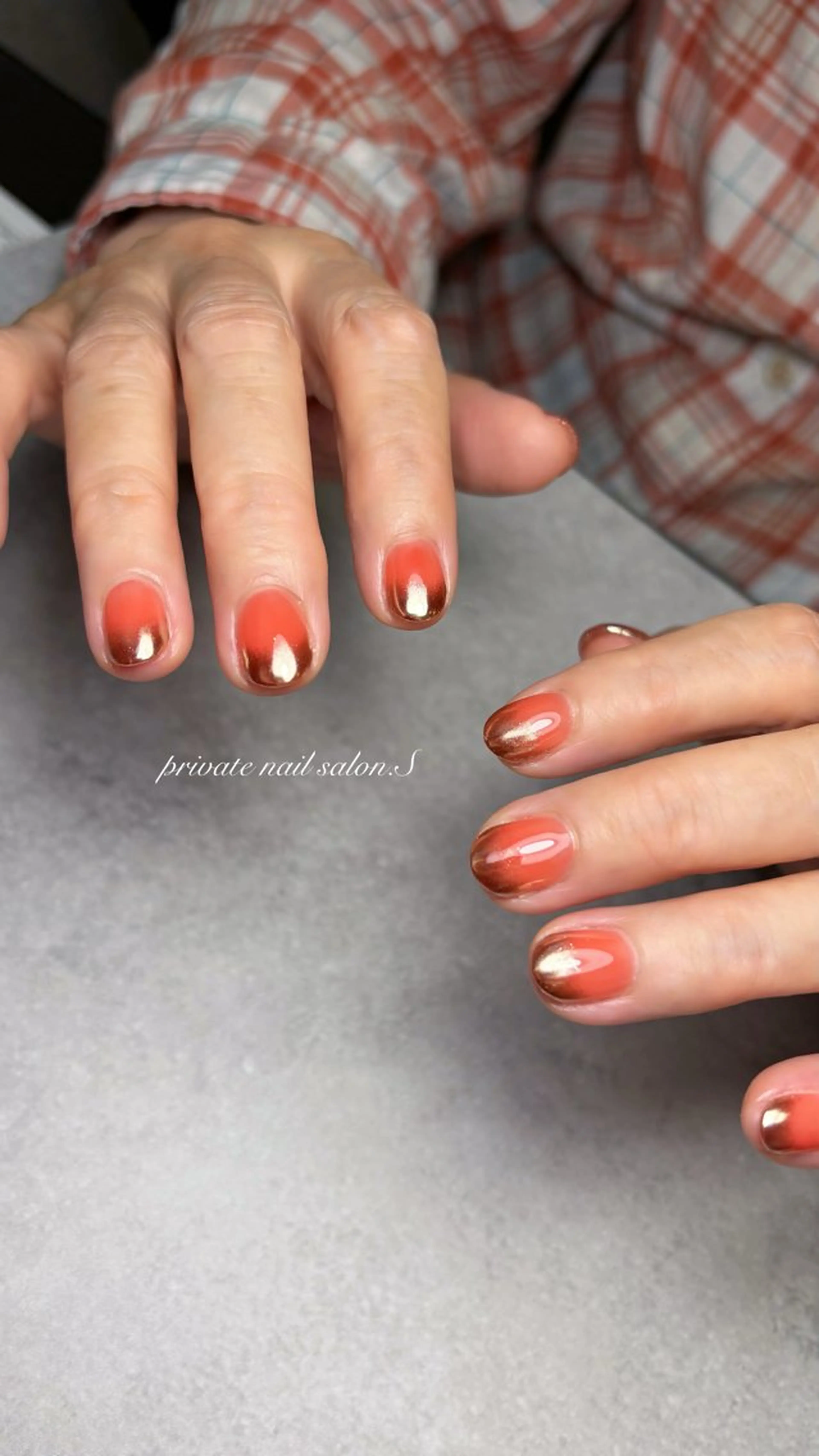 ネイル ジェルネイル グラデーション ミラーネイル 持ち込み ワンカラーネイル ハンドネイル 関山 志乃のネイルデザイン