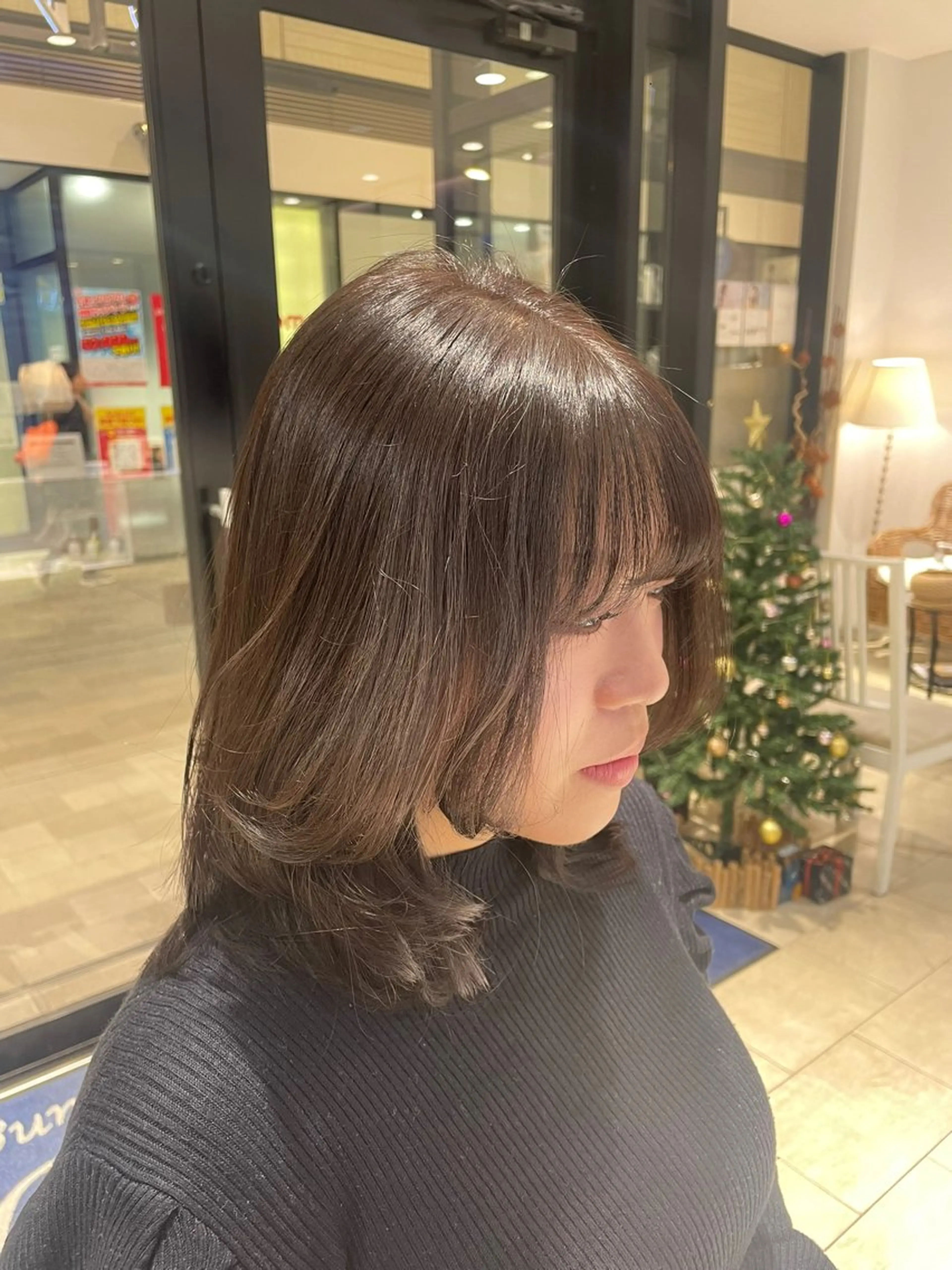 ミディアム カラー 森﨑 雅のヘアスタイル