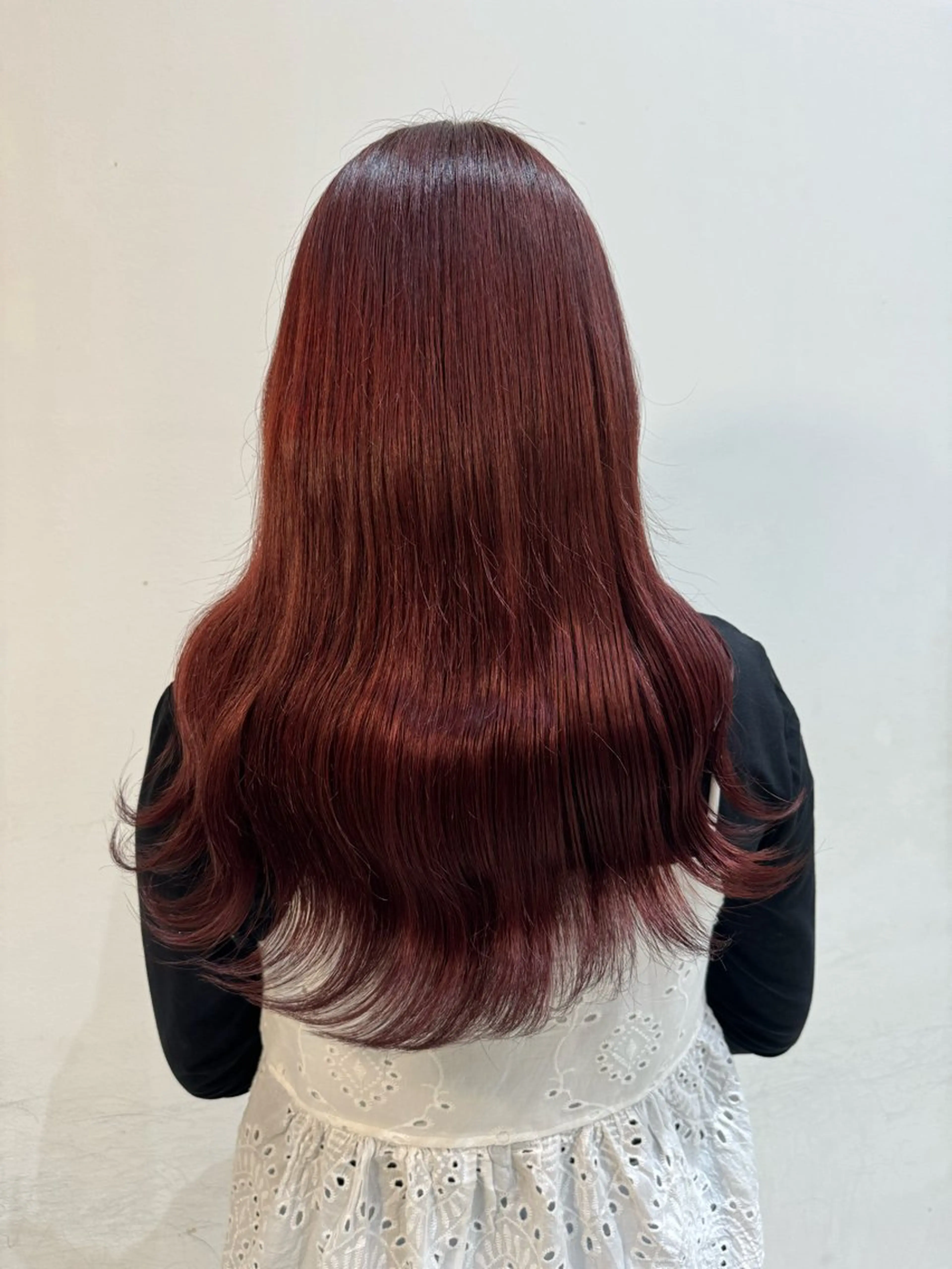 ロング カラー レッドカラー ロング 吉留 文月のヘアスタイル