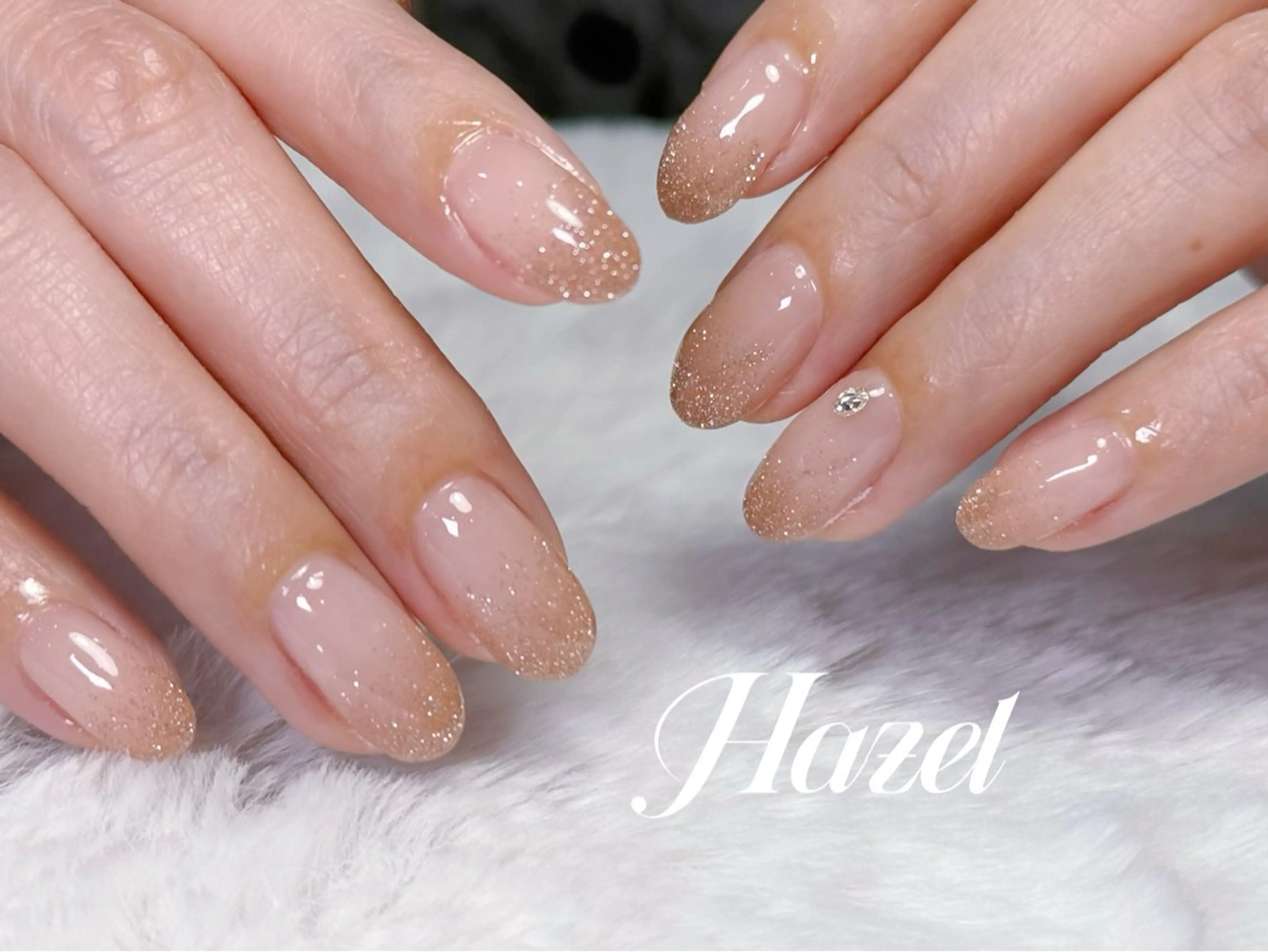 ネイル グラデーション ラメ(グリッター) ラメグラデーション 🤍Hazel 吉祥寺🤎のネイルデザイン