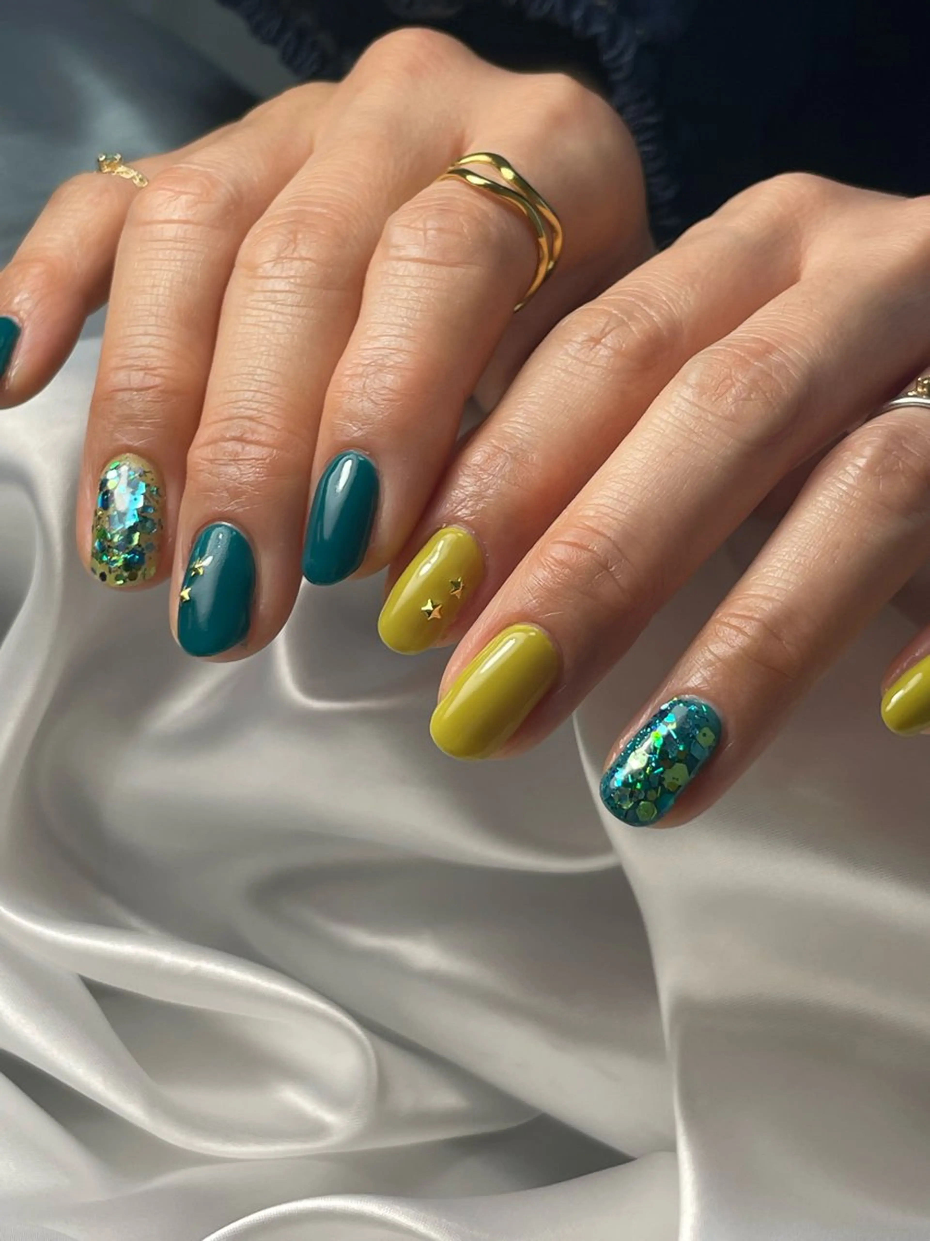 ネイル ホログラムネイル ハンドネイル ハンドケア Chong Sarangのネイルデザイン