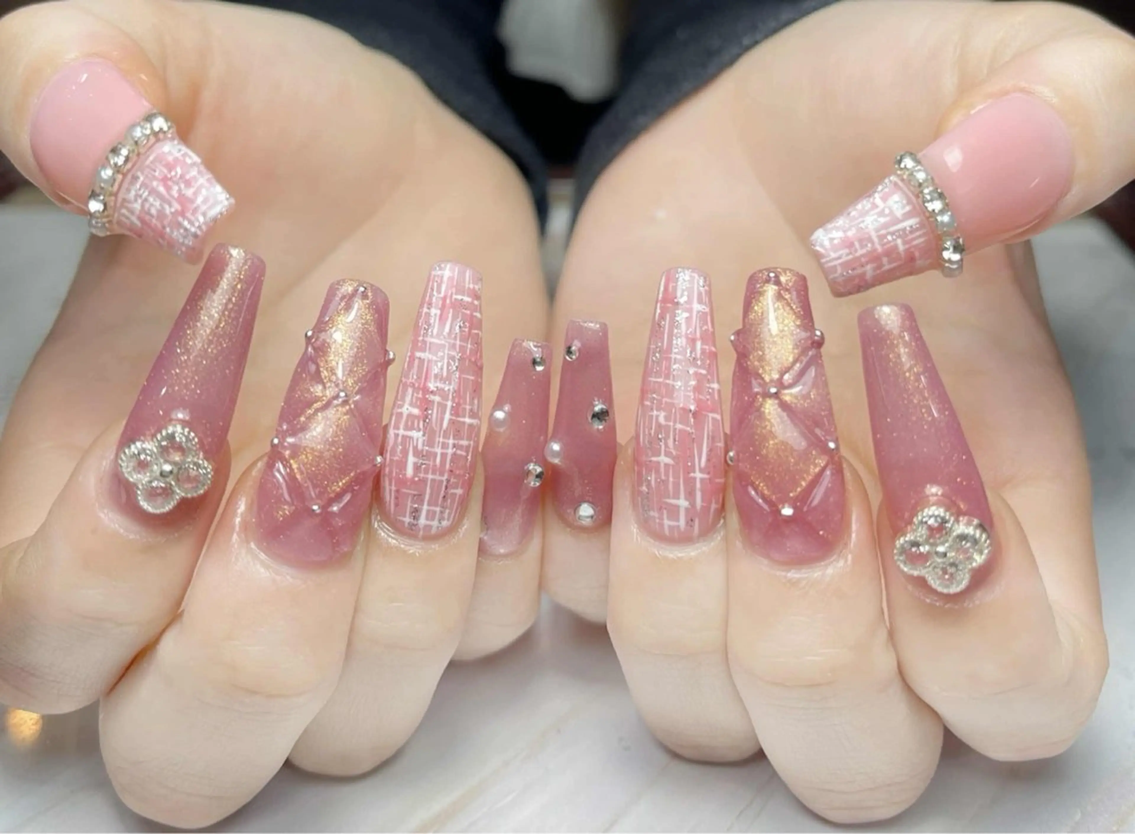 ネイル アートネイル フレンチネイル ジェルネイル グラデーション 韓国ネイル ハンドネイル 💕鈴木ユリ パラジェル/オフ無料のネイルデザイン