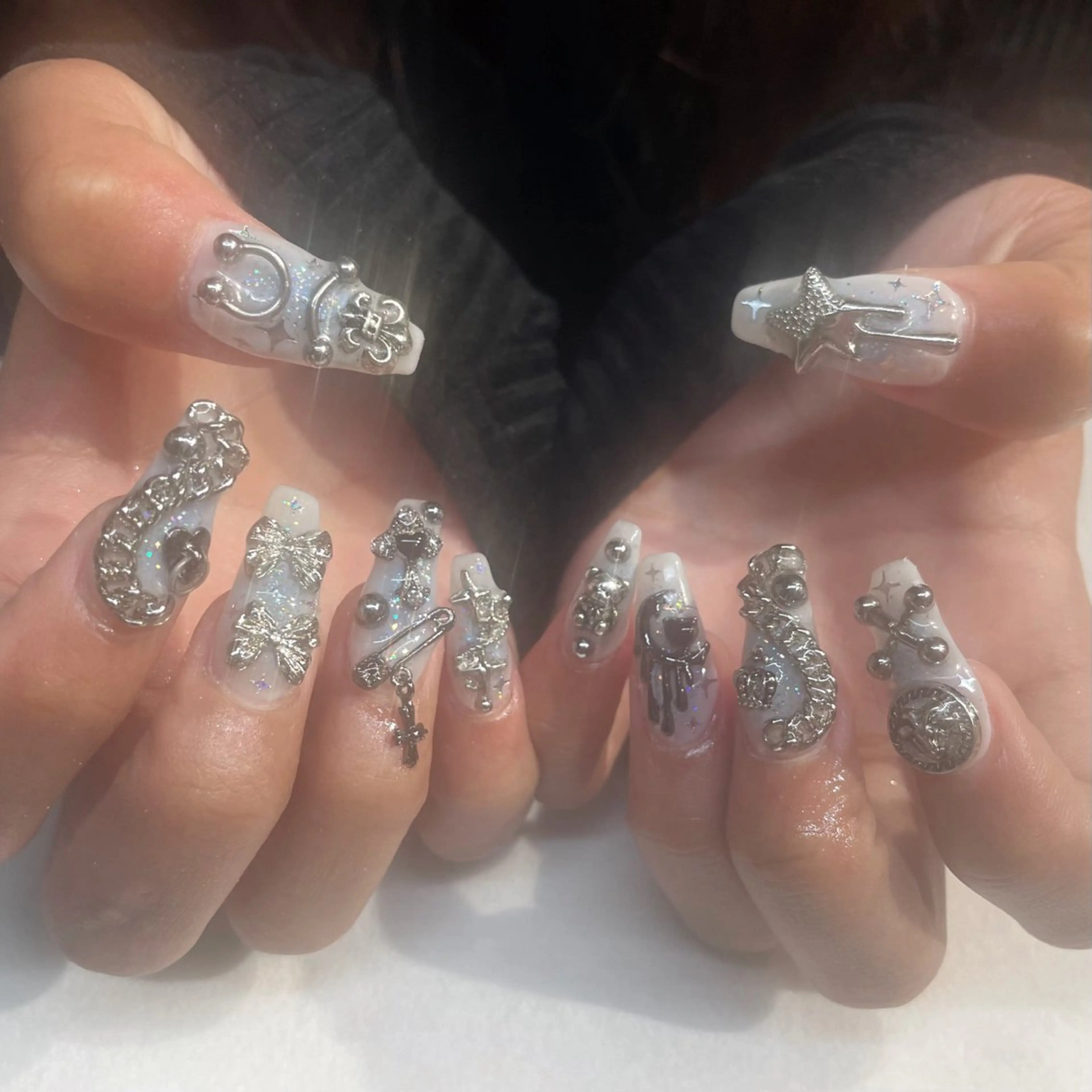 ネイル ハンドネイル 💎🐰 saki. m 🐰💎のネイルデザイン