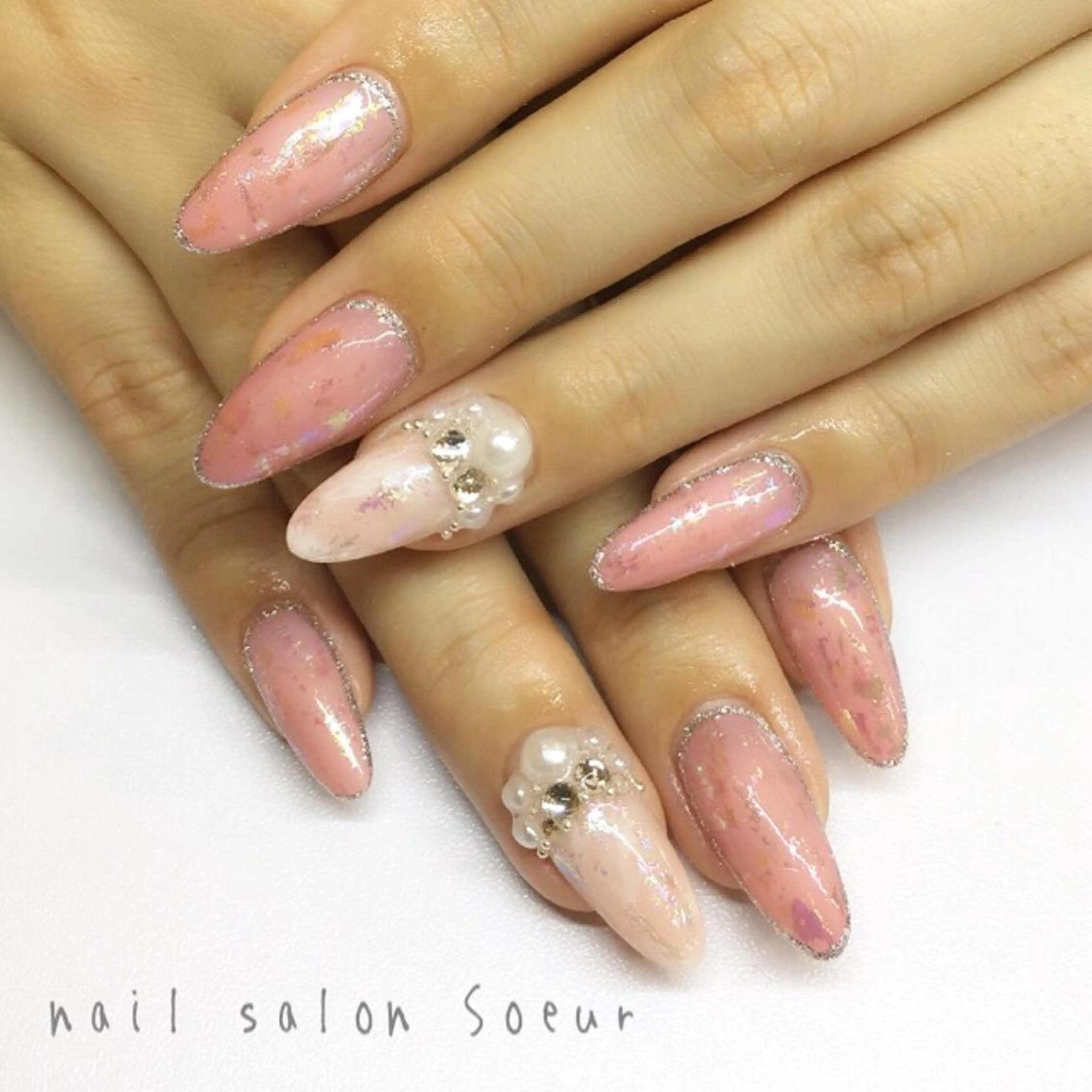 ネイル キラキラネイル 持ち込み ピンク スカルプネイル 春ネイル ハンドネイル nail salon Soeurのネイルデザイン