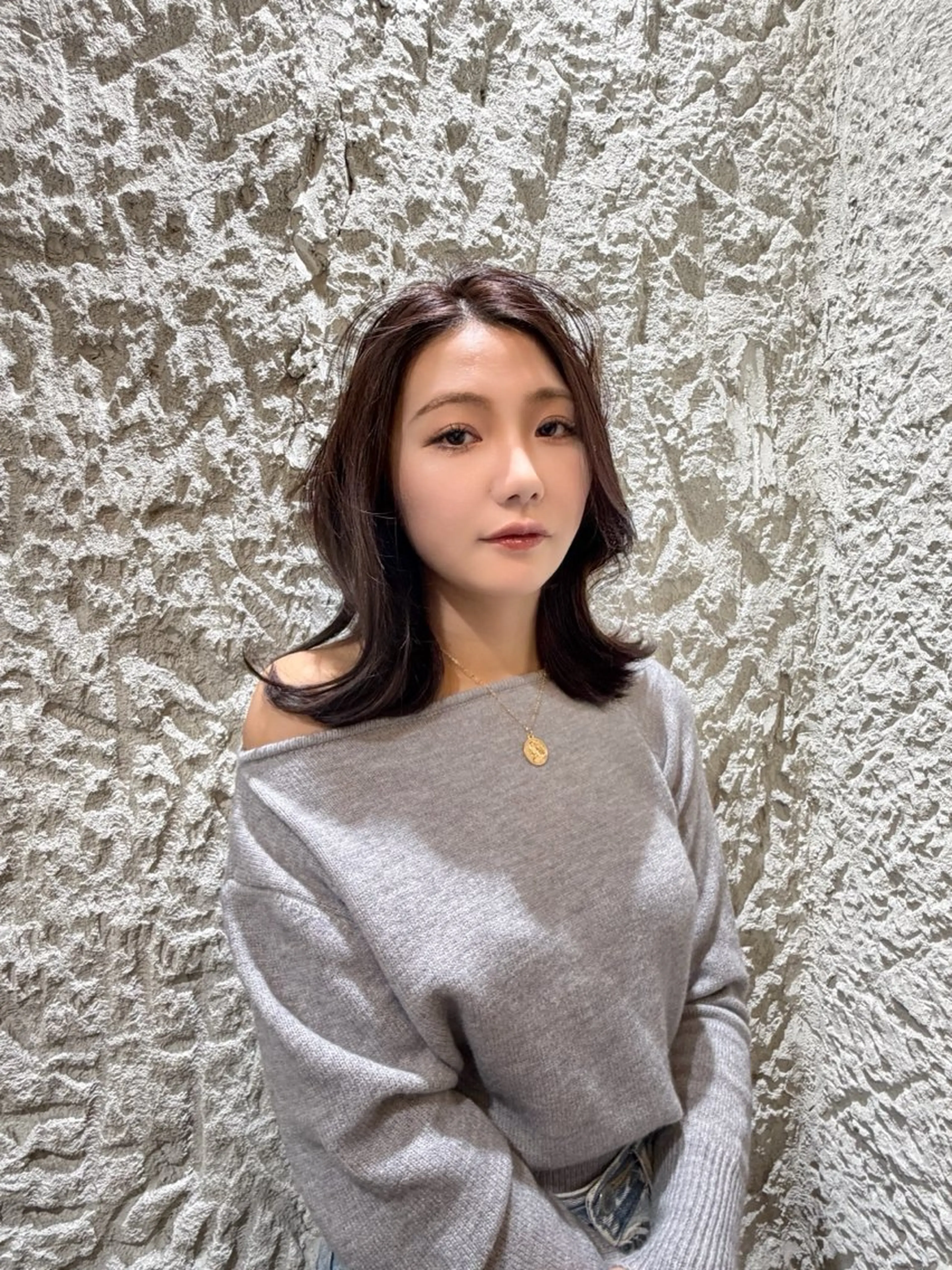 ミディアム 切りっぱなしボブ ボブ くびれヘア 髪質改善 トリートメント パーマ/艶カラー/ 髪質改善/伊藤愛麻のヘアスタイル