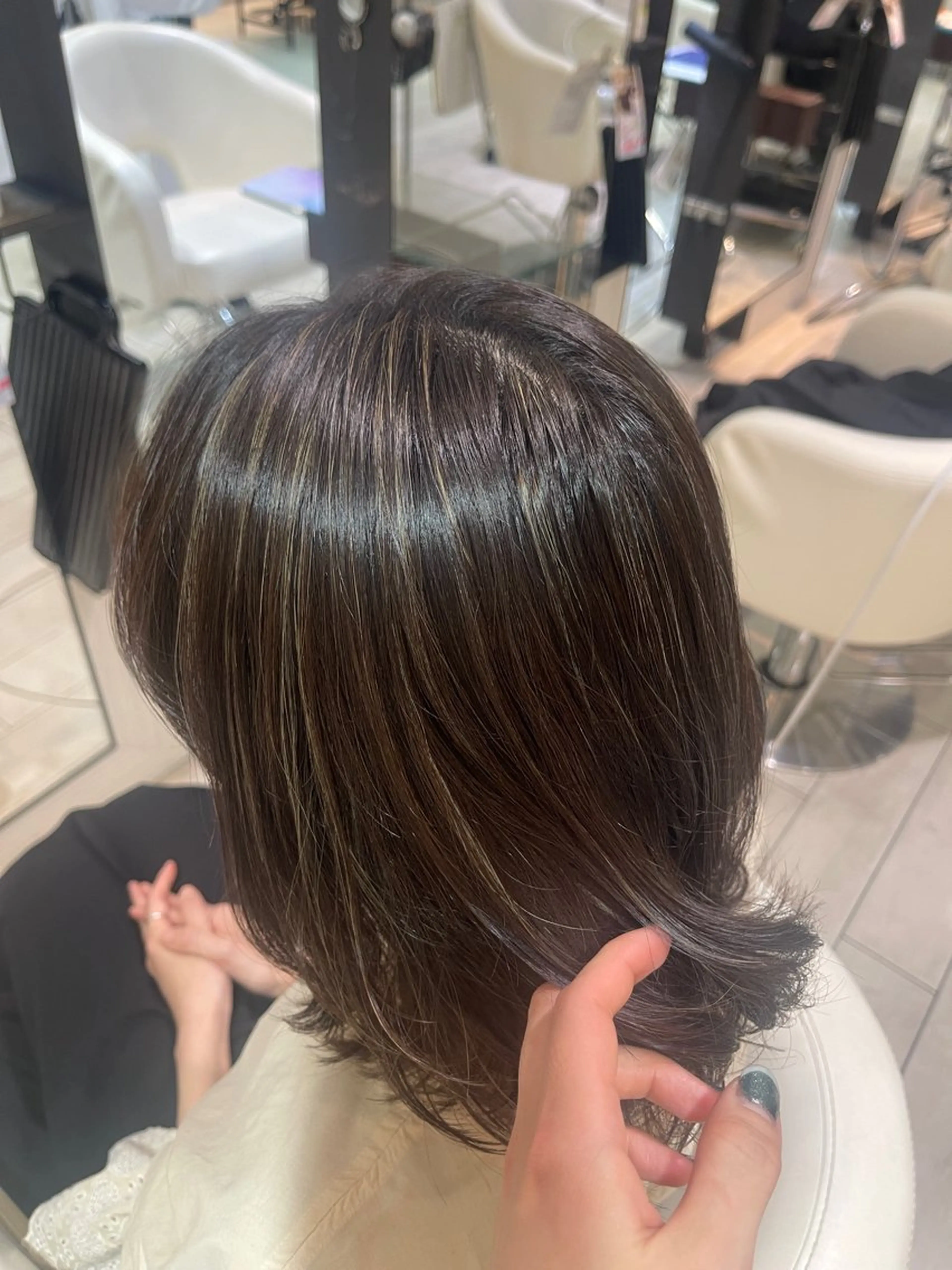 【白髪ぼかしハイライト＋システムトリートメント】 🌷 ※シャンプー・ブロー込みの写真