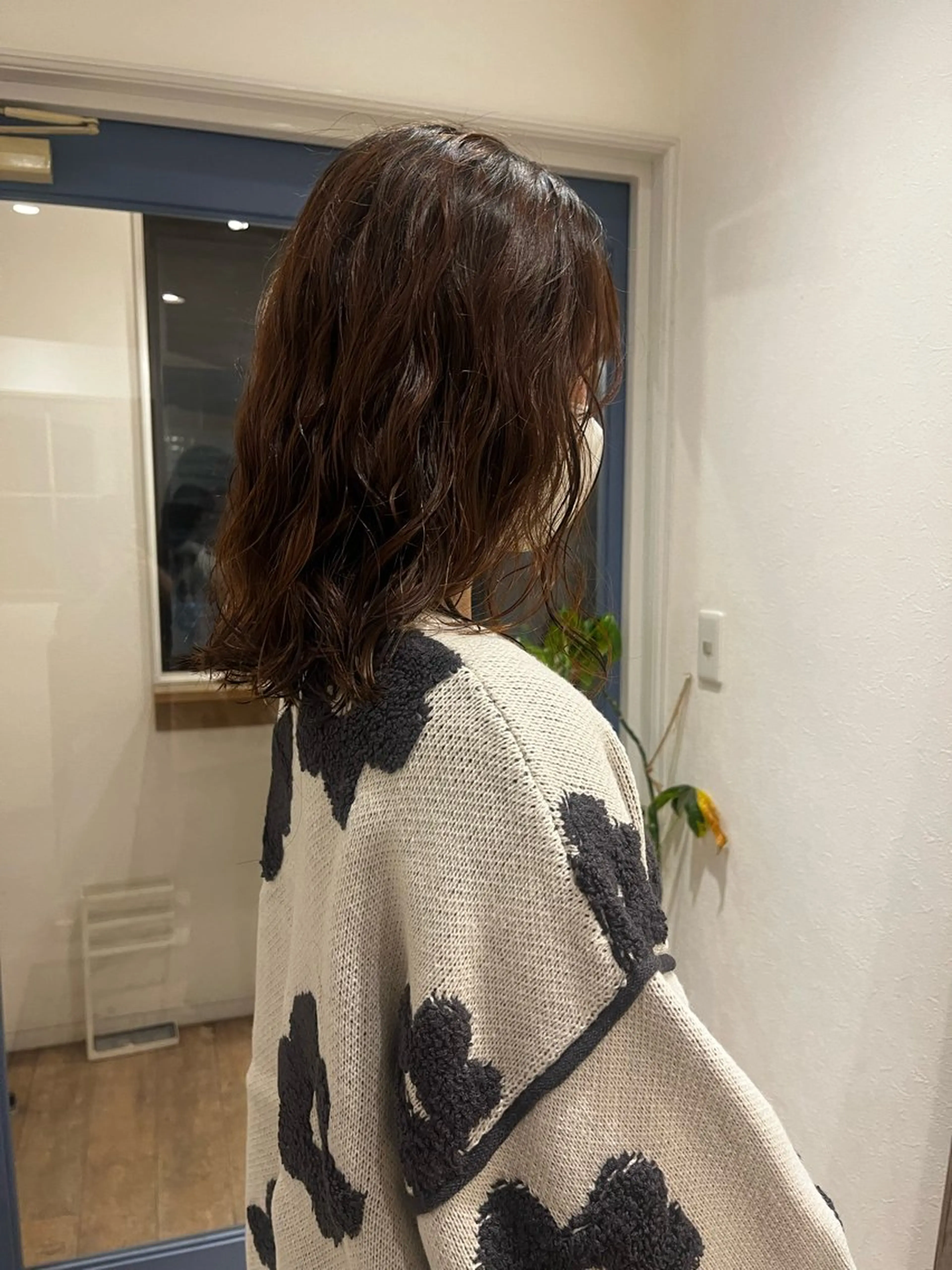 ミディアム パーマ ミディアムパーマ レイヤーカット カット パーマ トリートメント 上品な暖色/丸みボブ Chie🪷のヘアスタイル