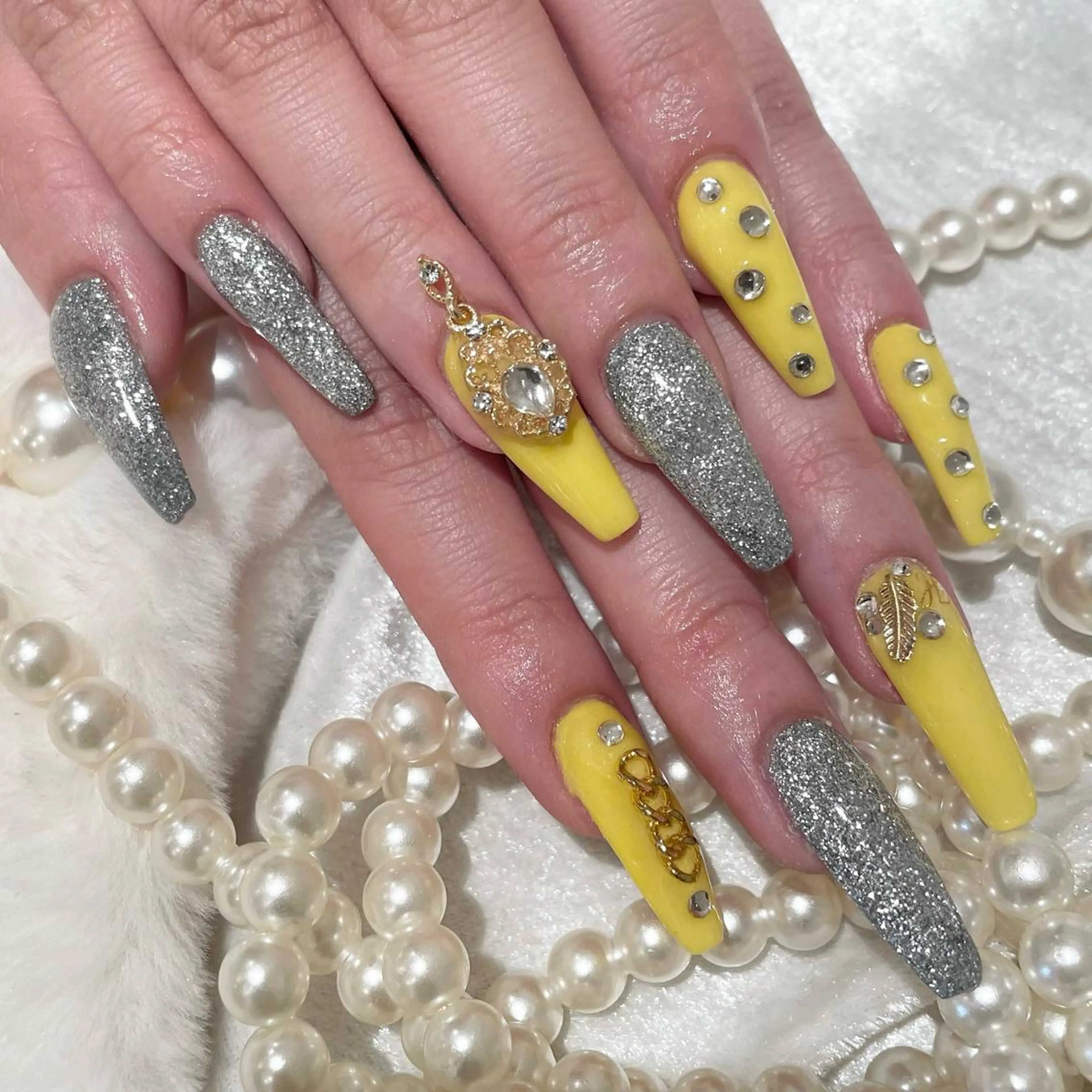 ネイル ドライヘッドスパ 名古屋駅徒歩5分のエステ・リラクイメージ