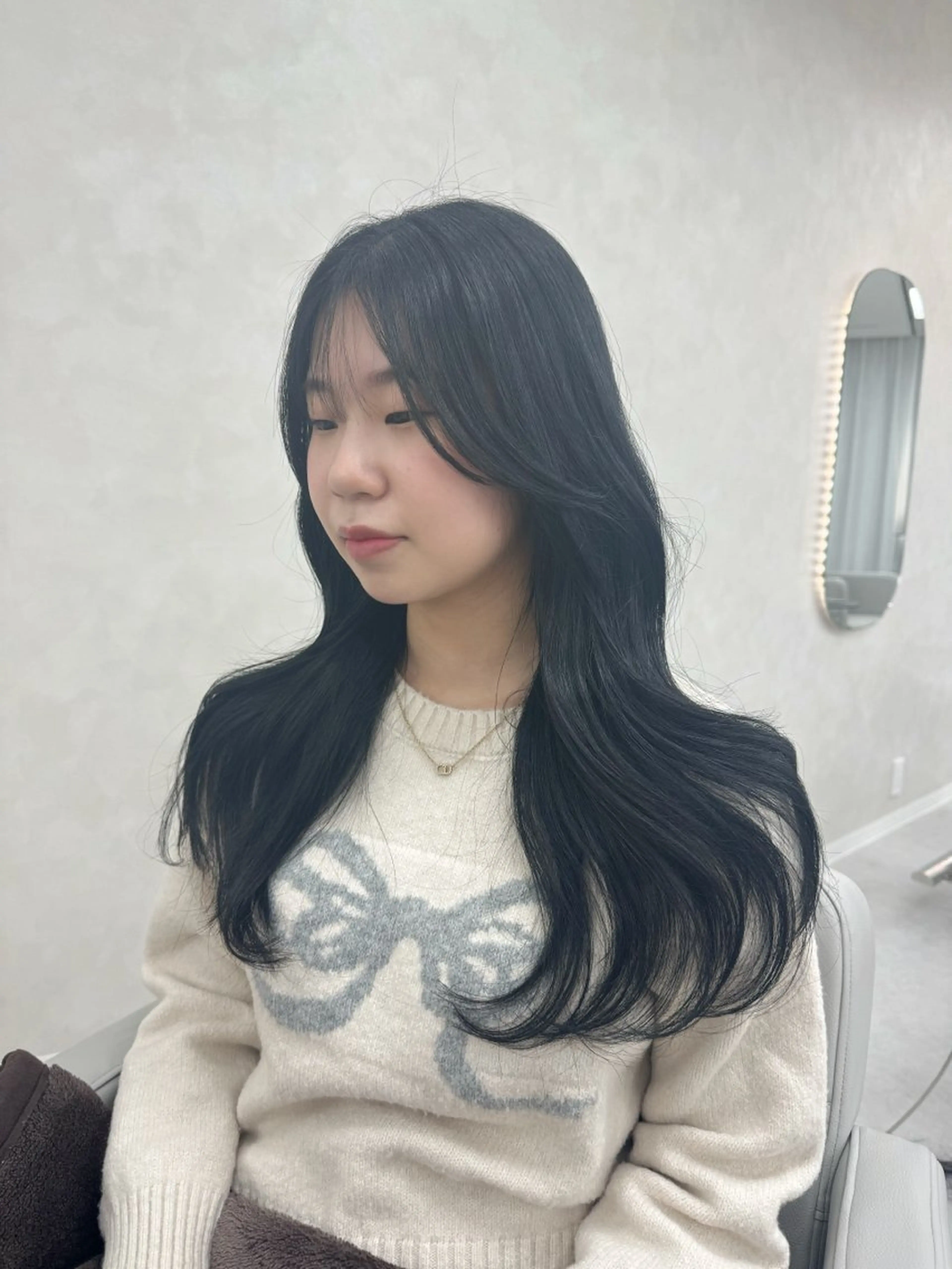 ロング カラー アッシュ アッシュグレー アッシュグレージュ 黒髪 ブルーカラー 韓国ヘア特化🇰🇷 心斎橋【ユリカ】のヘアスタイル