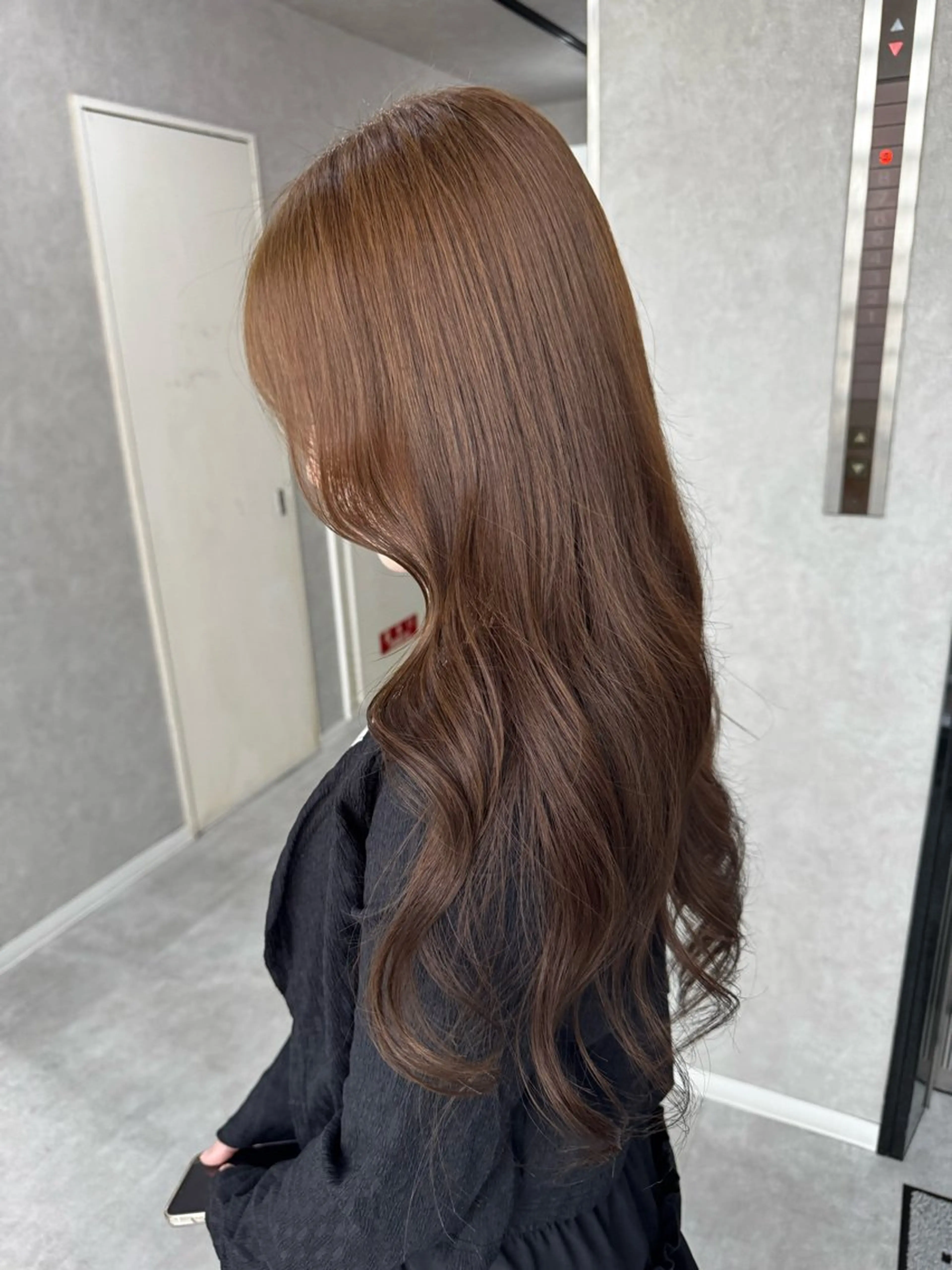ロング カラー アッシュ アッシュブラウン ベージュカラー 黒髪 ブリーチ 赤み無し柔らかカラー 【梅田】madokaのヘアスタイル