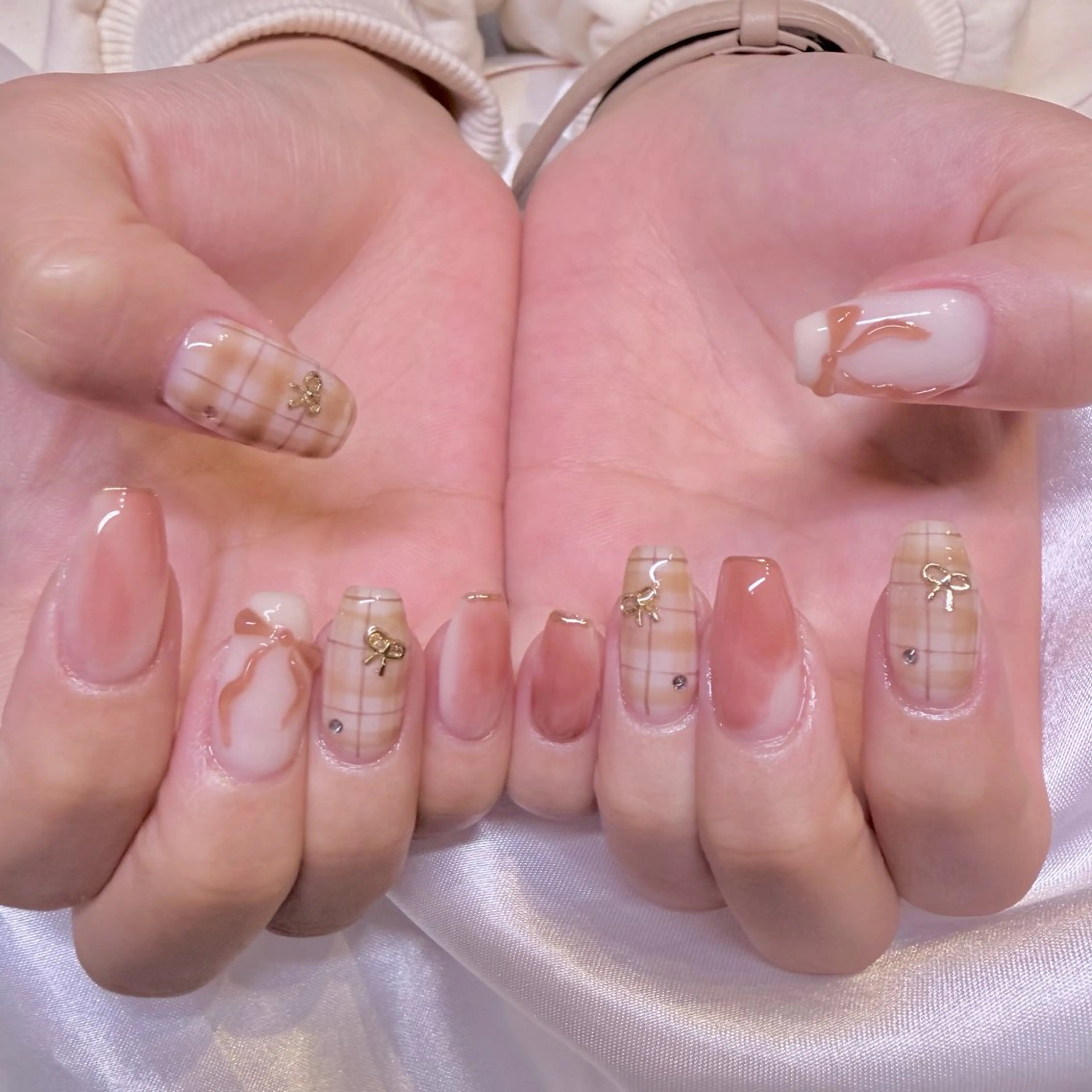 ネイル ガーリー nail salon e'mu💐のネイルデザイン