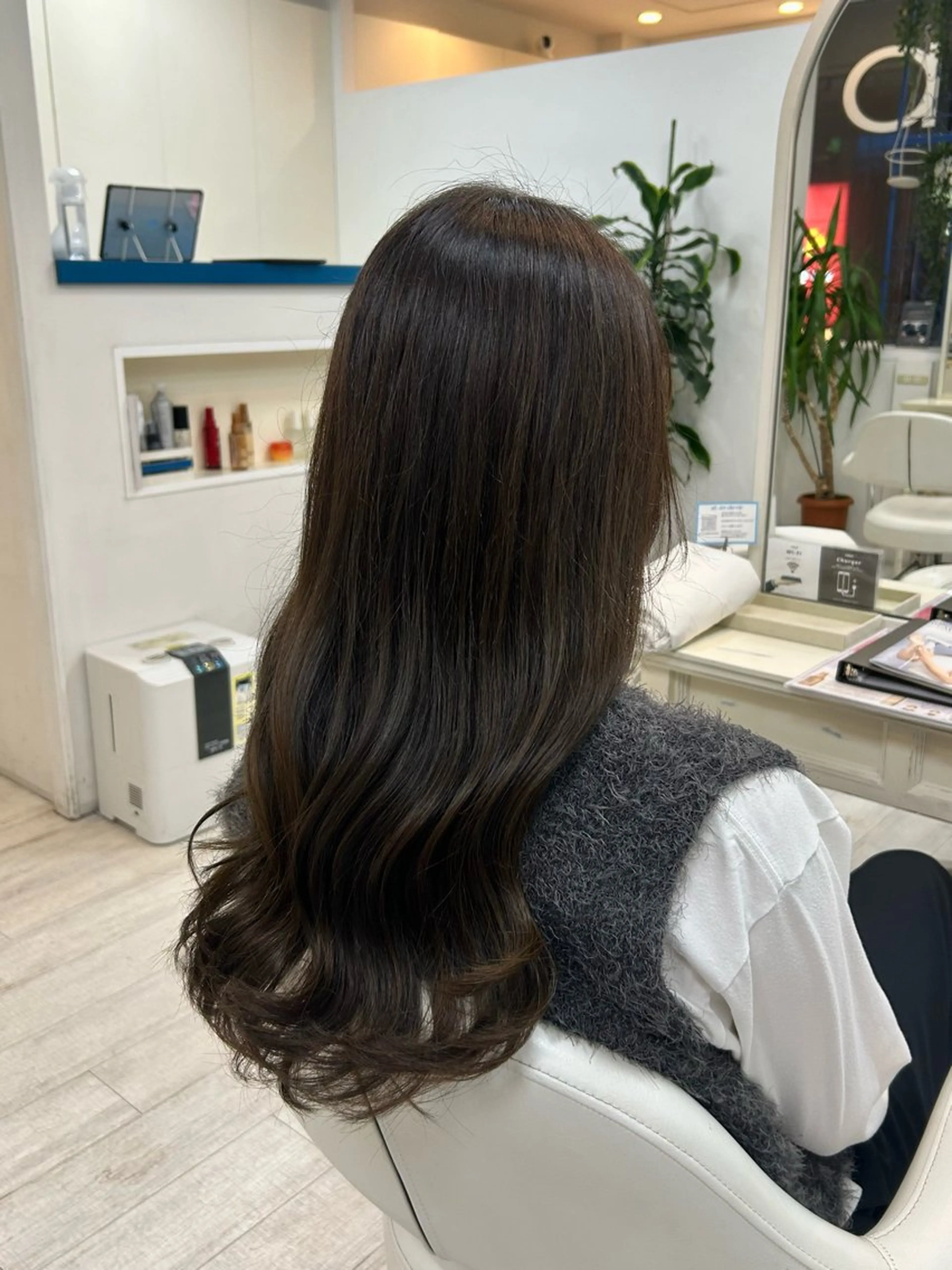 ロング ヘアカラー トリートメント 小川 夏花のヘアスタイル