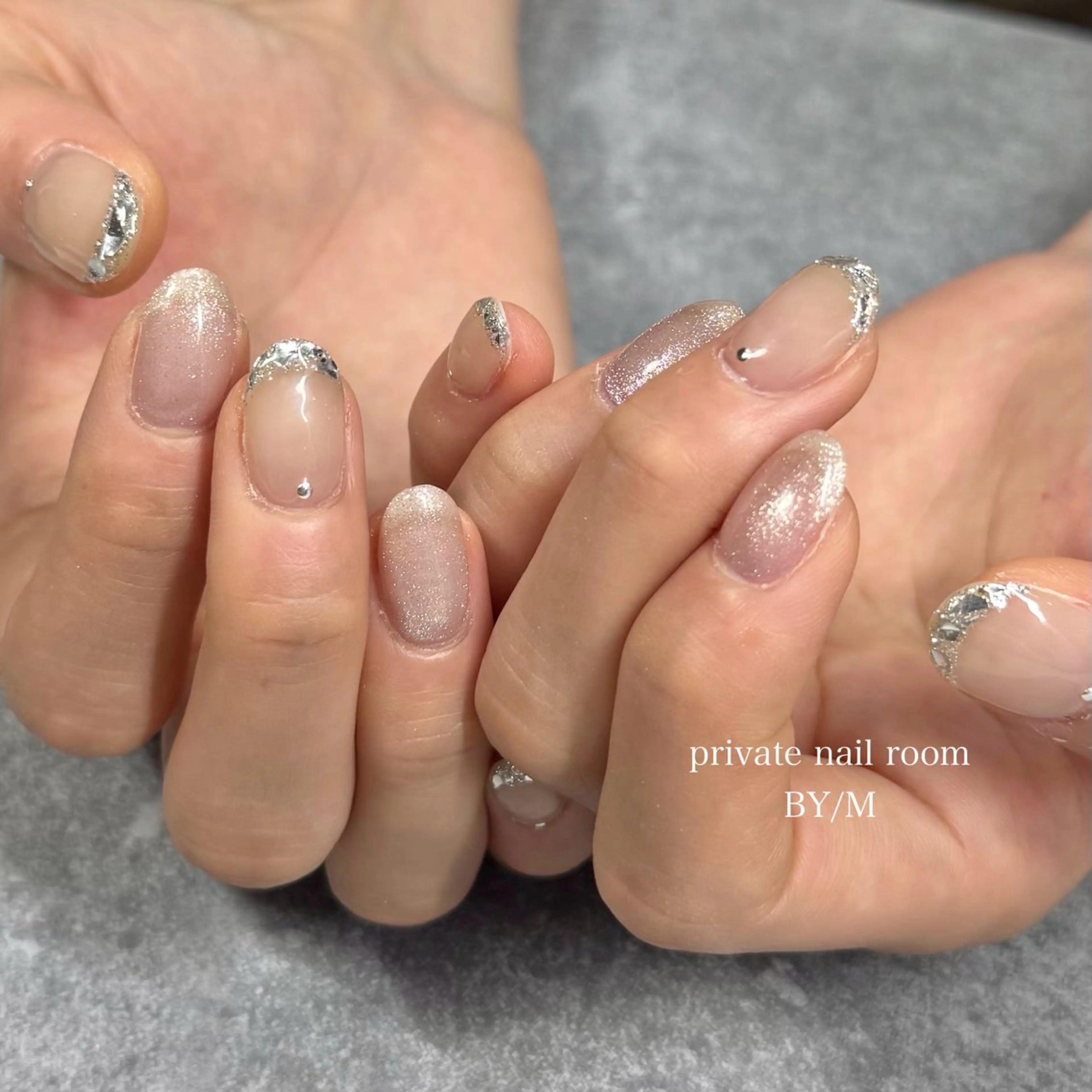 ネイル フレンチネイル ガラスフレンチ キラキラネイル マグネットネイル 持ち込み ハンドネイル BY / Mのネイルデザイン