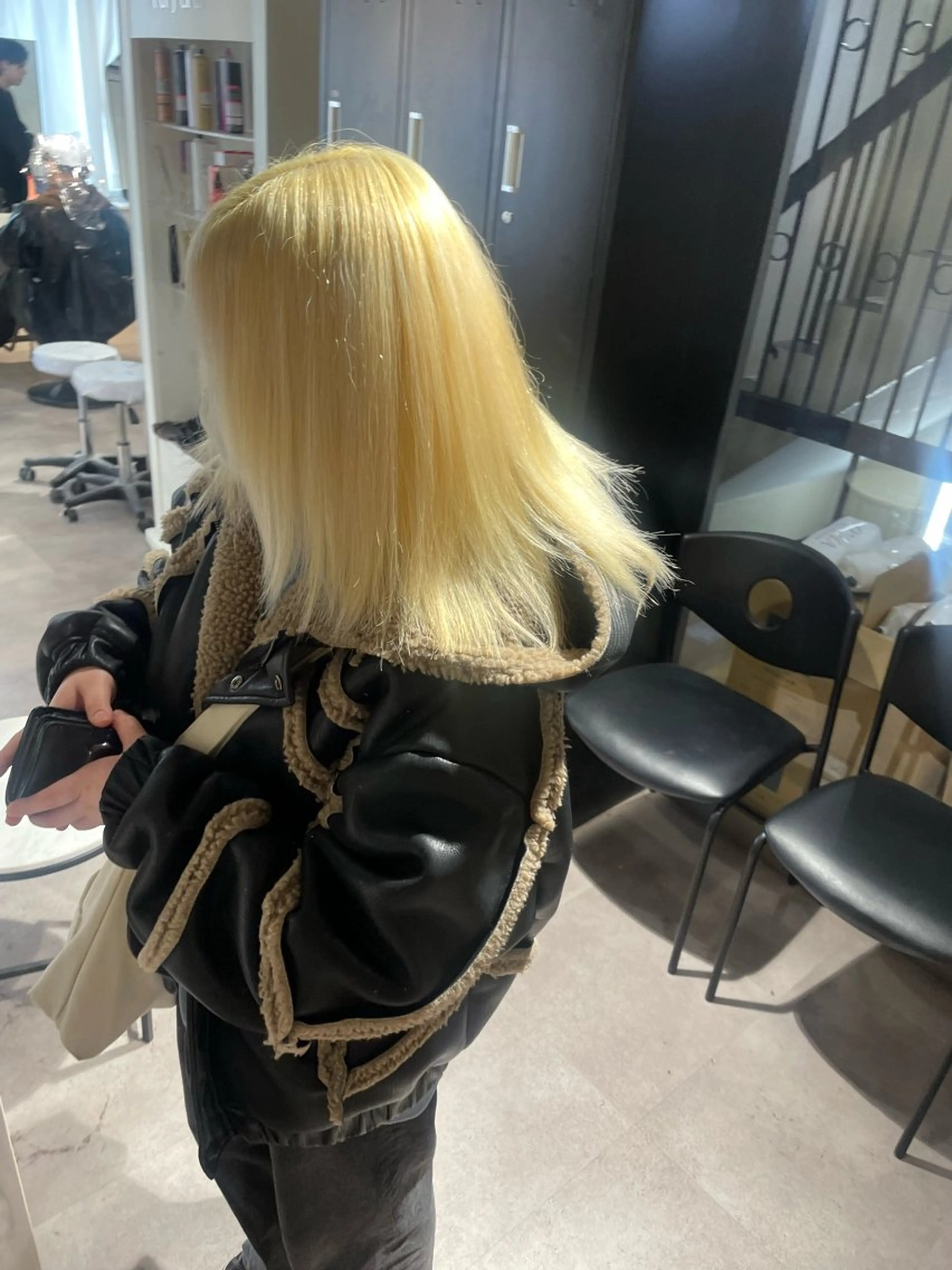 ミディアム カラー ブロンド ヘアカラー 🇰🇷ハイトーン× 韓国レイヤー레이어드のヘアスタイル