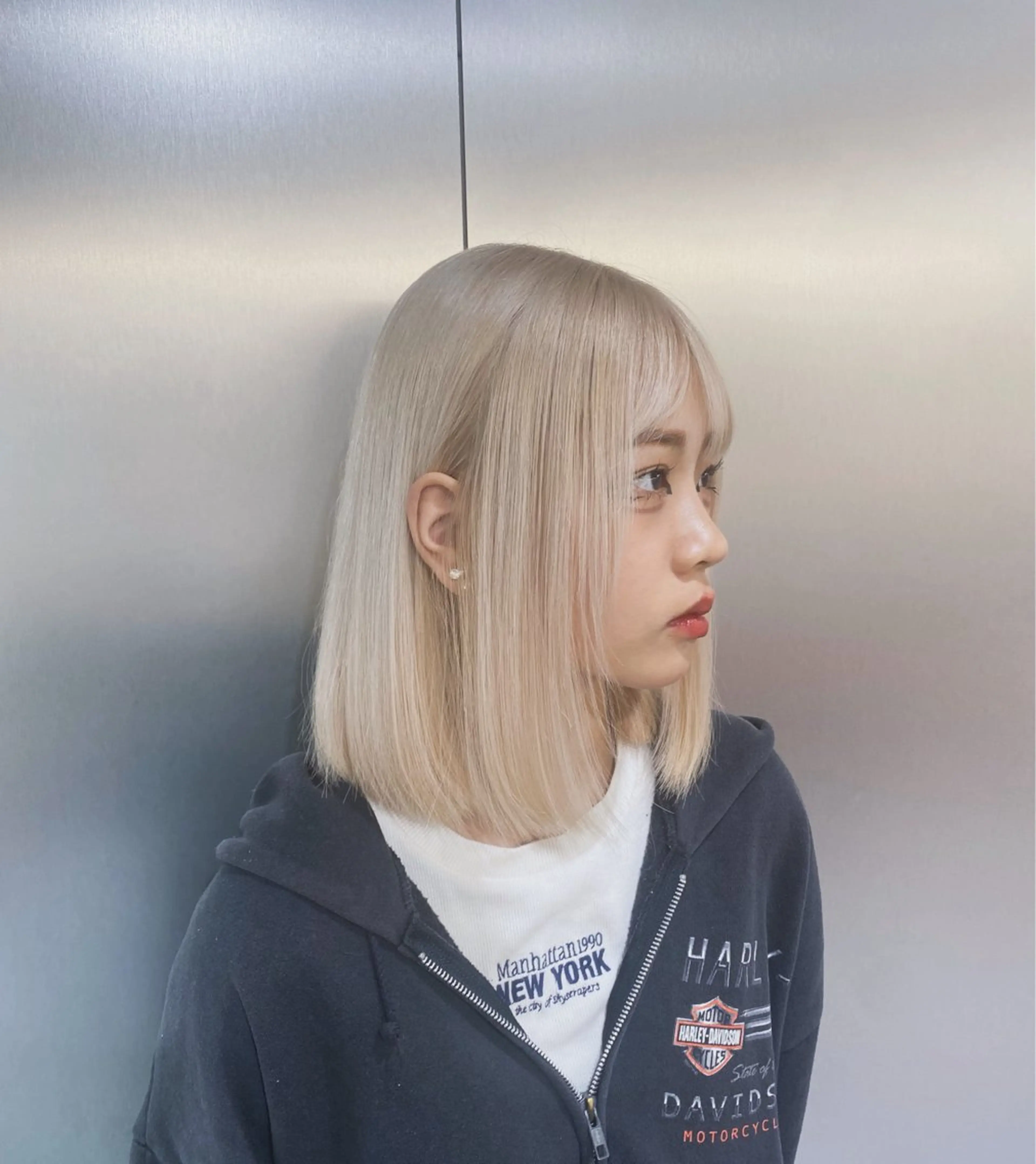 ミディアム カラー 薮本 真優のヘアスタイル