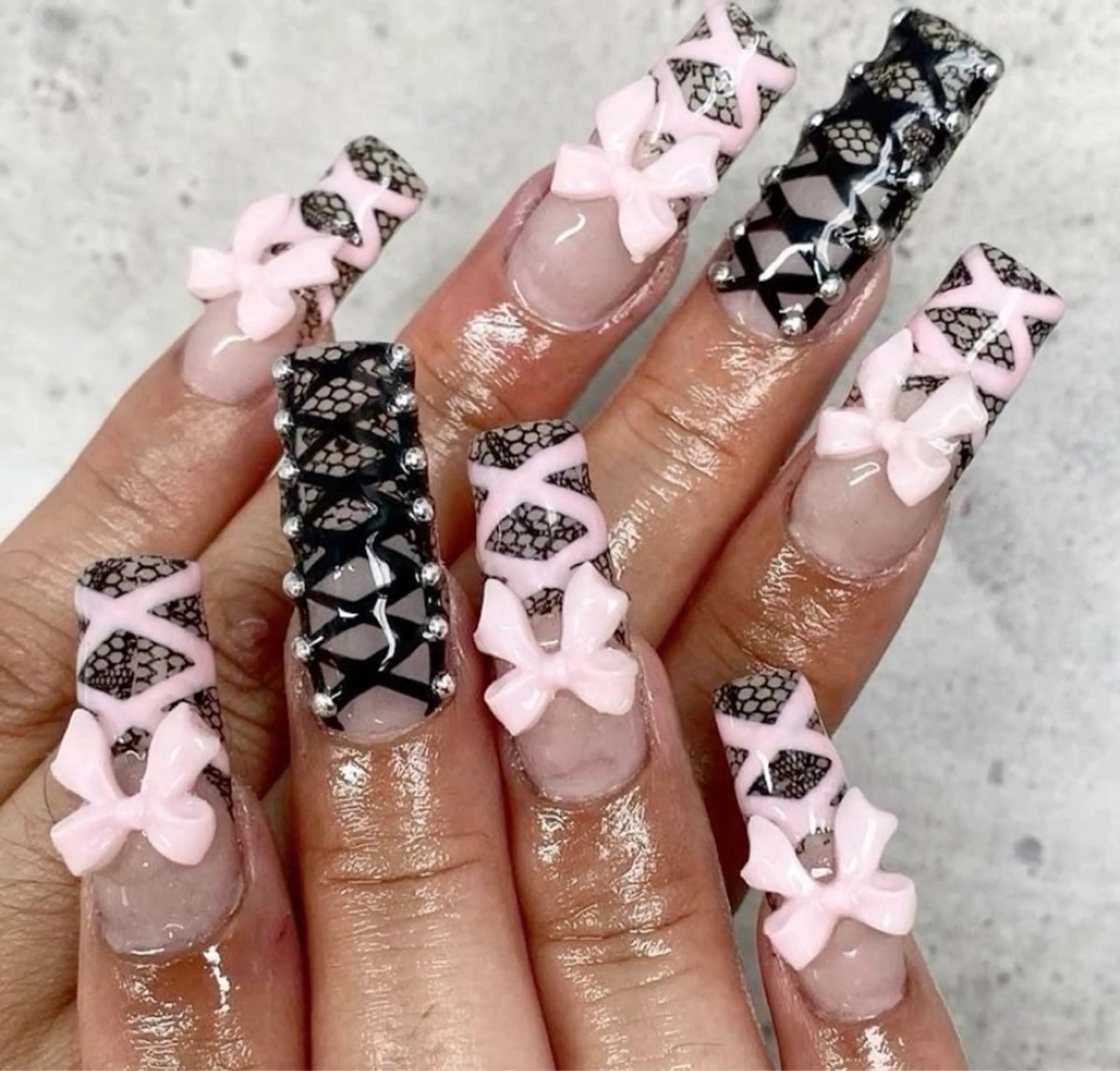 ネイル マグネットネイル ピンク ネイルチップ 冬ネイル Lee Nailsのネイルデザイン